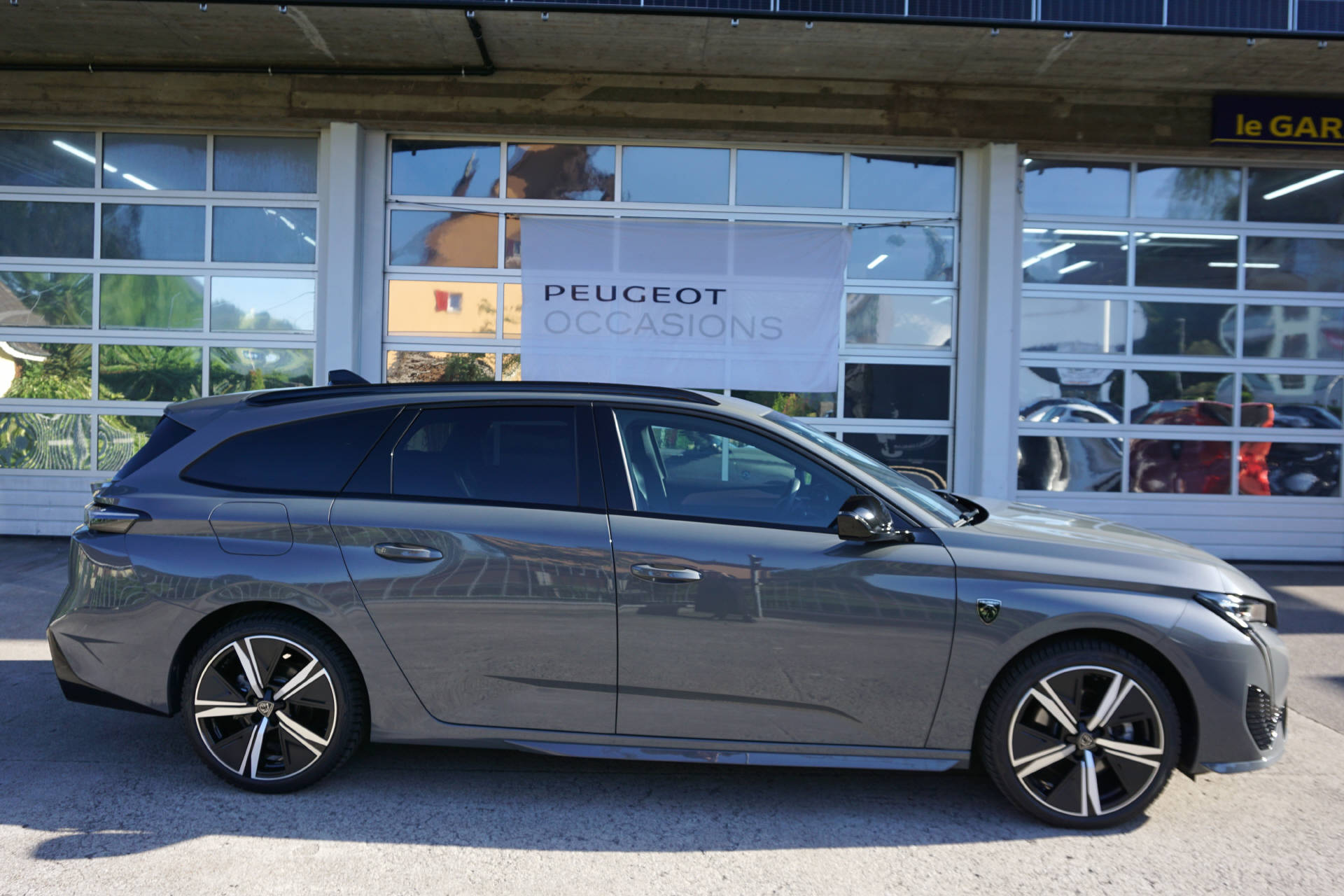 PEUGEOT 308 SW 1.2 Hybrid GT-image-2