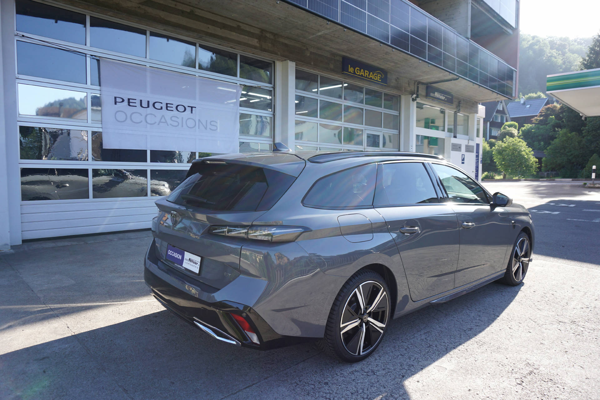 PEUGEOT 308 SW 1.2 Hybrid GT-image-4