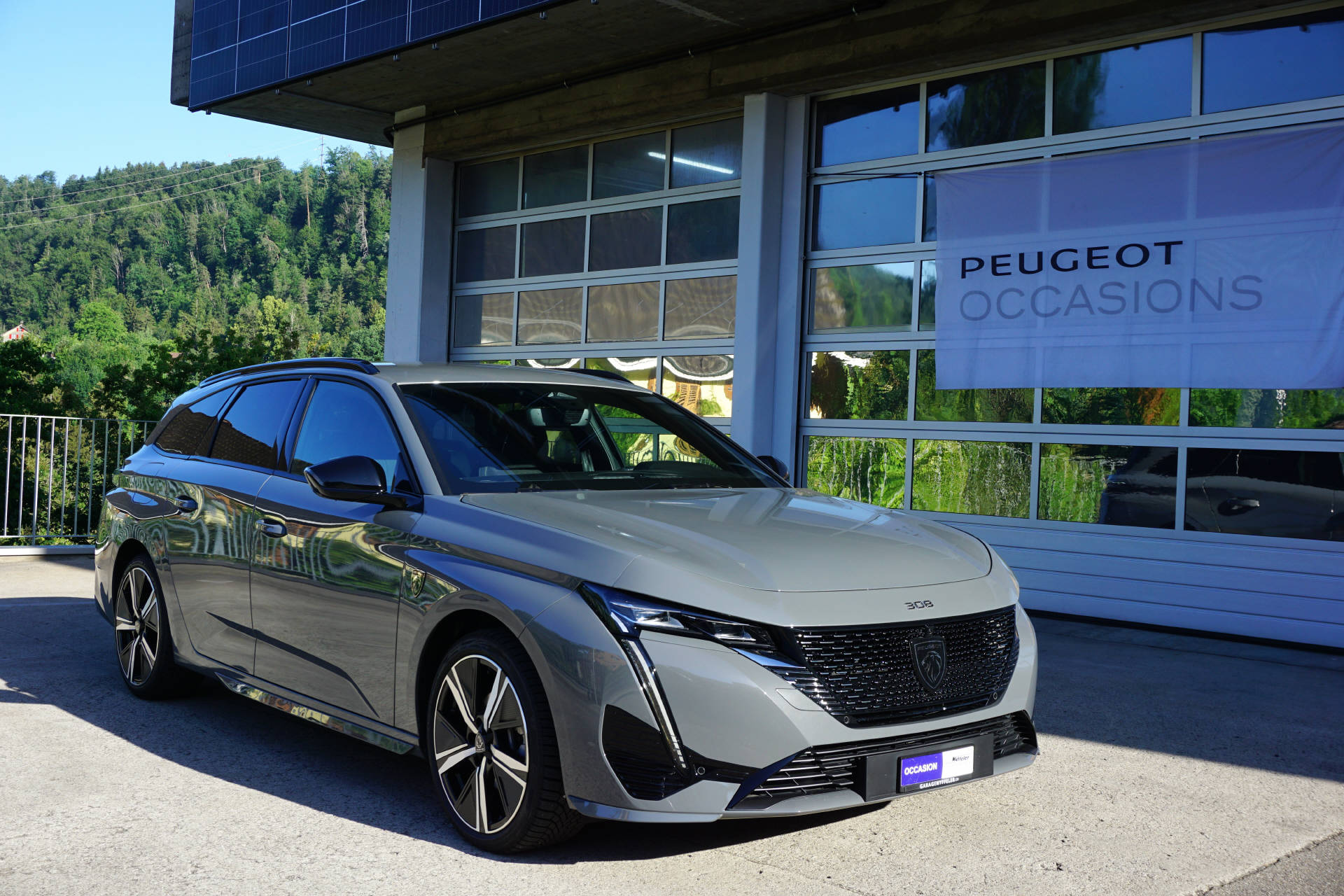 PEUGEOT 308 SW 1.2 Hybrid GT-image-0