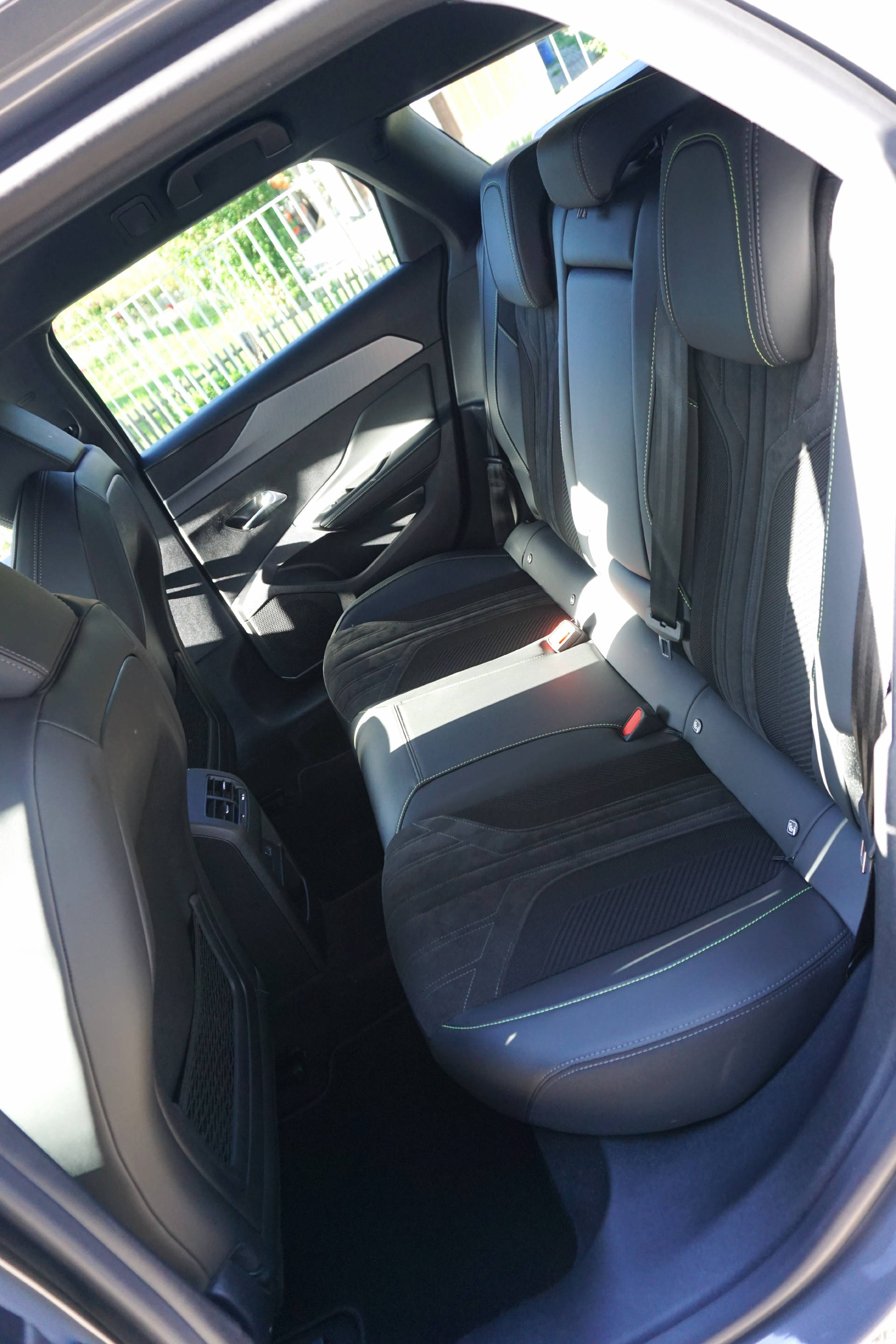 PEUGEOT 308 SW 1.2 Hybrid GT-image-11
