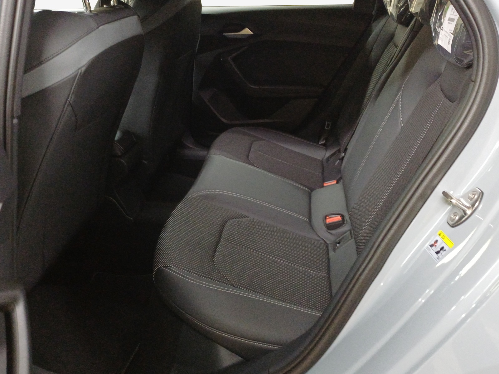 AUDI A1 Sportback 30 TFSI S Line S-tronic-image-11