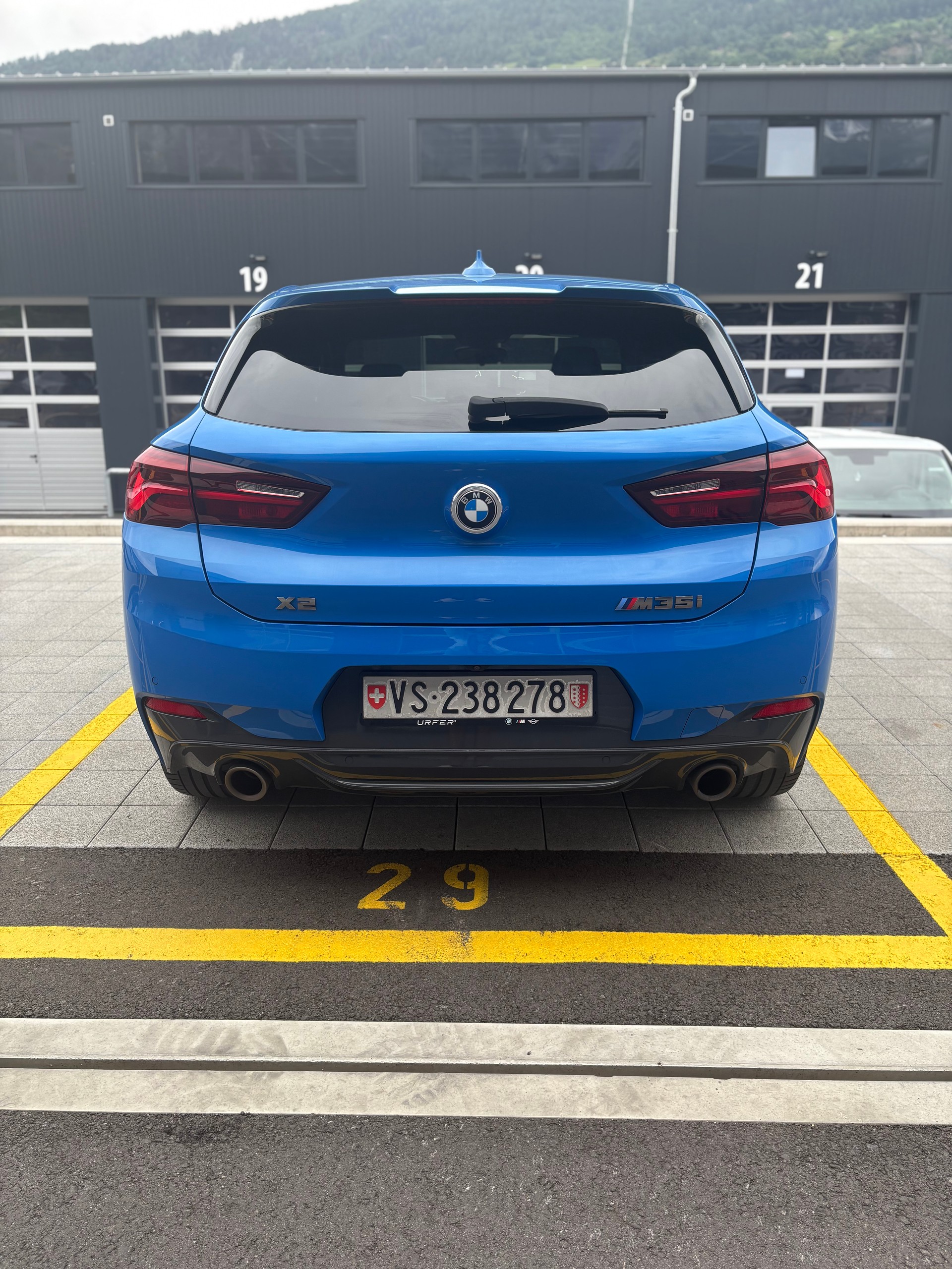 BMW M35i-image-2