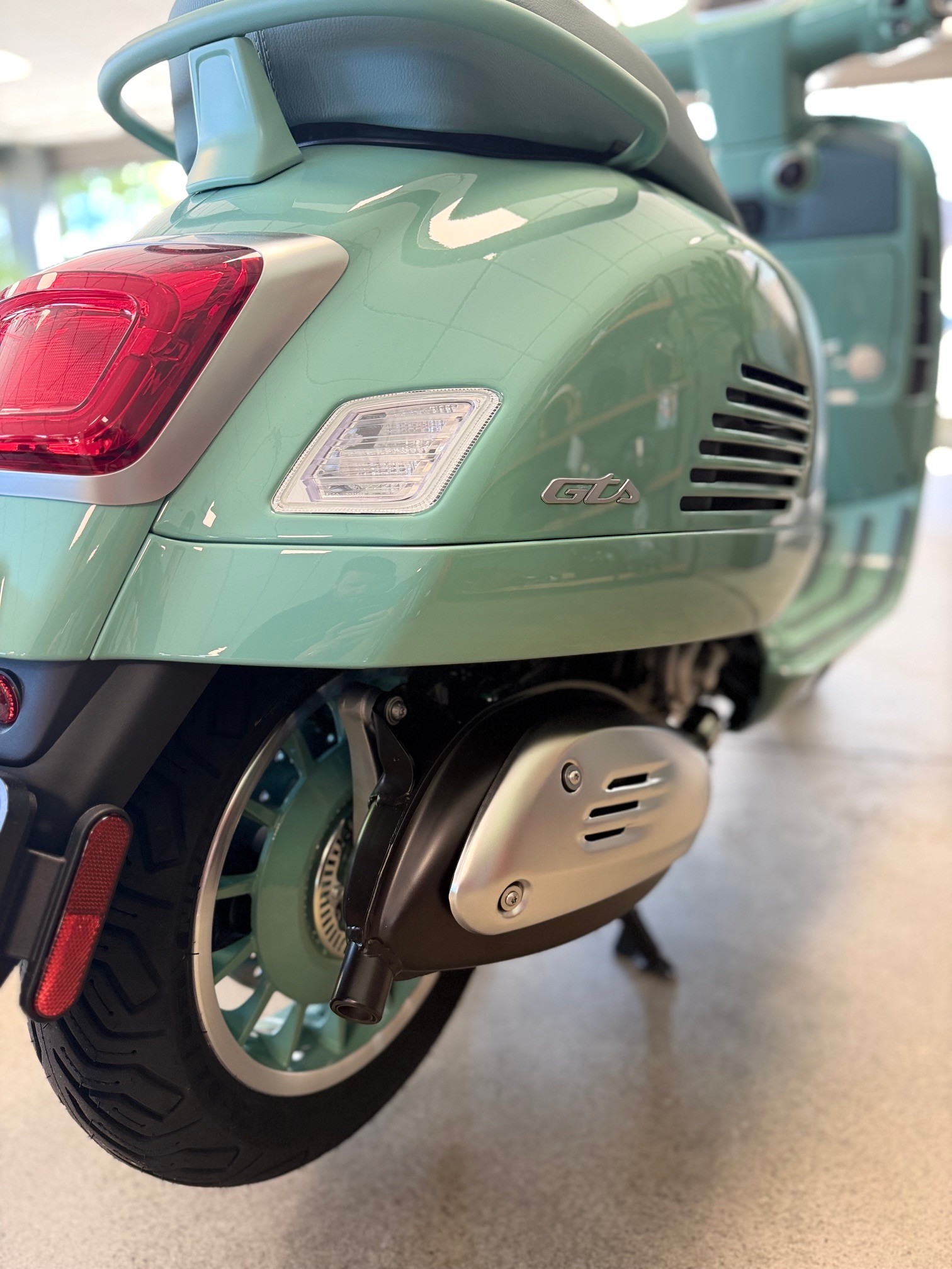 PIAGGIO 80th E5+ Edition-image-10