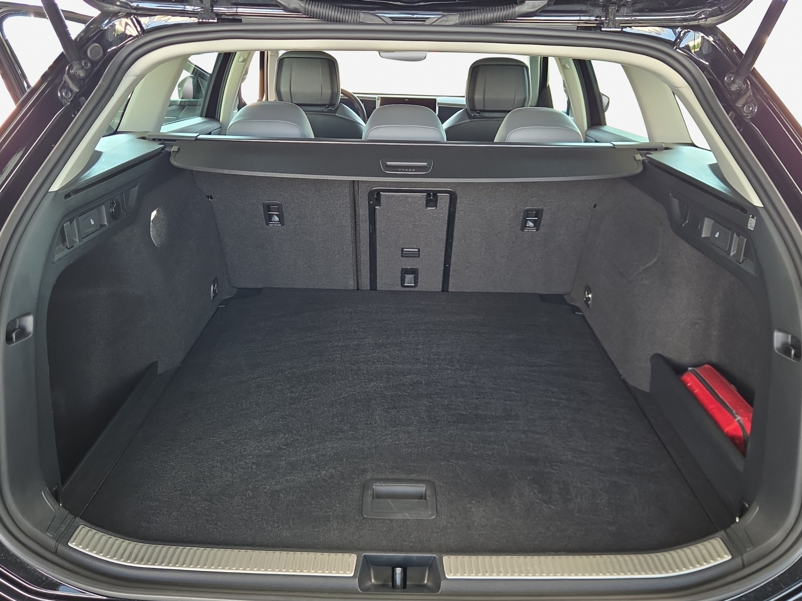 VW Passat Variant 2.0 TDI evo Business DSG-image-12