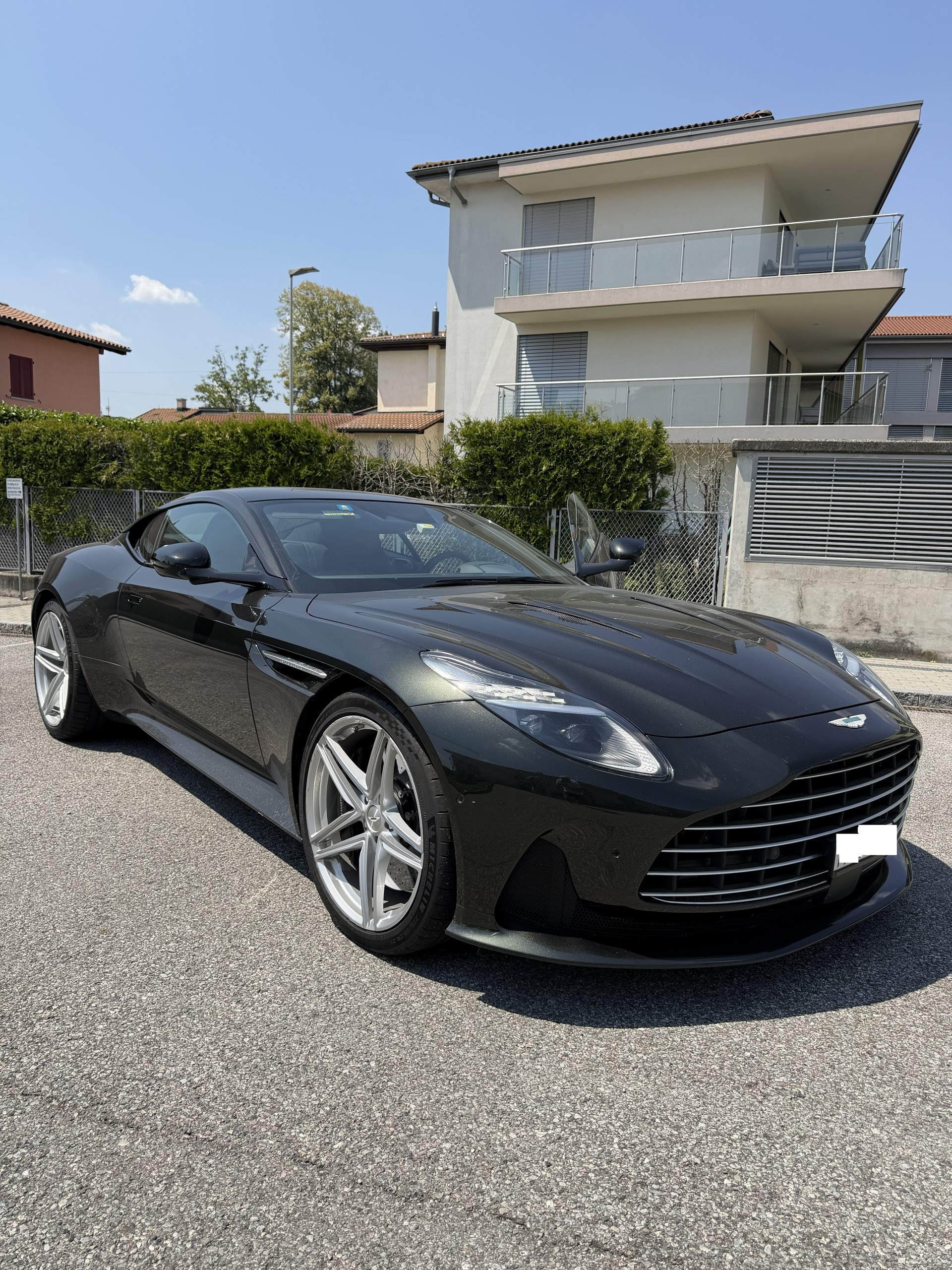 ASTON MARTIN 4.0 V8 Bi-Turbo-image-5