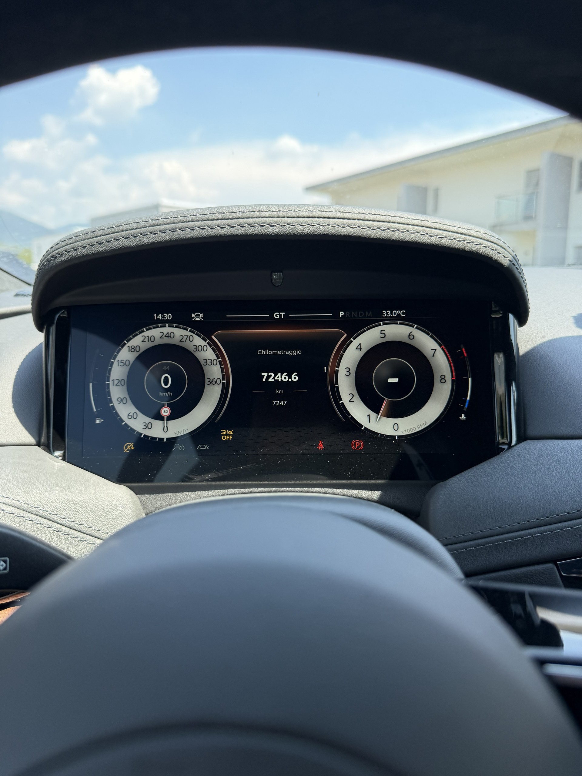 ASTON MARTIN 4.0 V8 Bi-Turbo-image-3