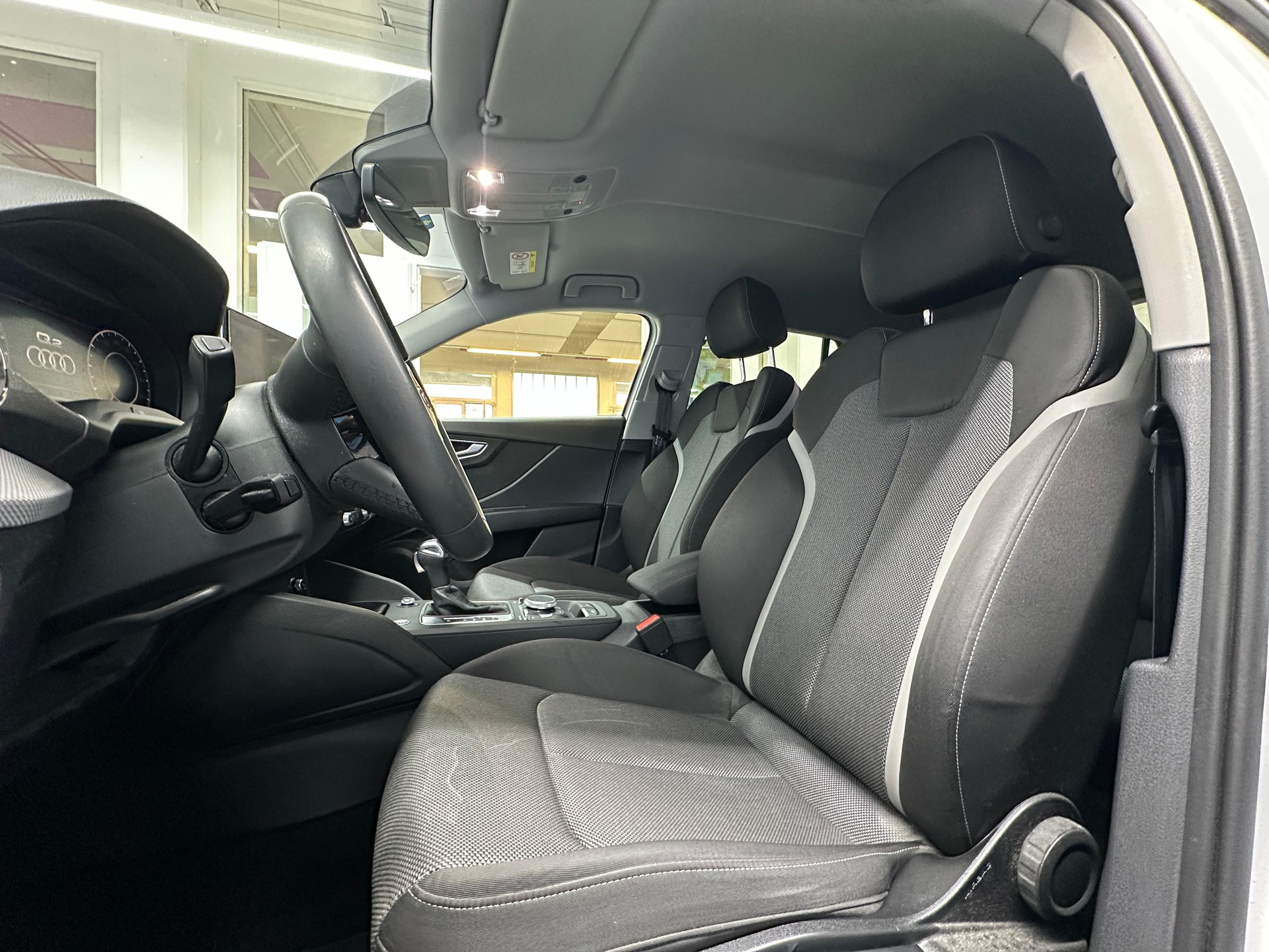 AUDI Q2 35 TFSI S line S-tronic-image-7