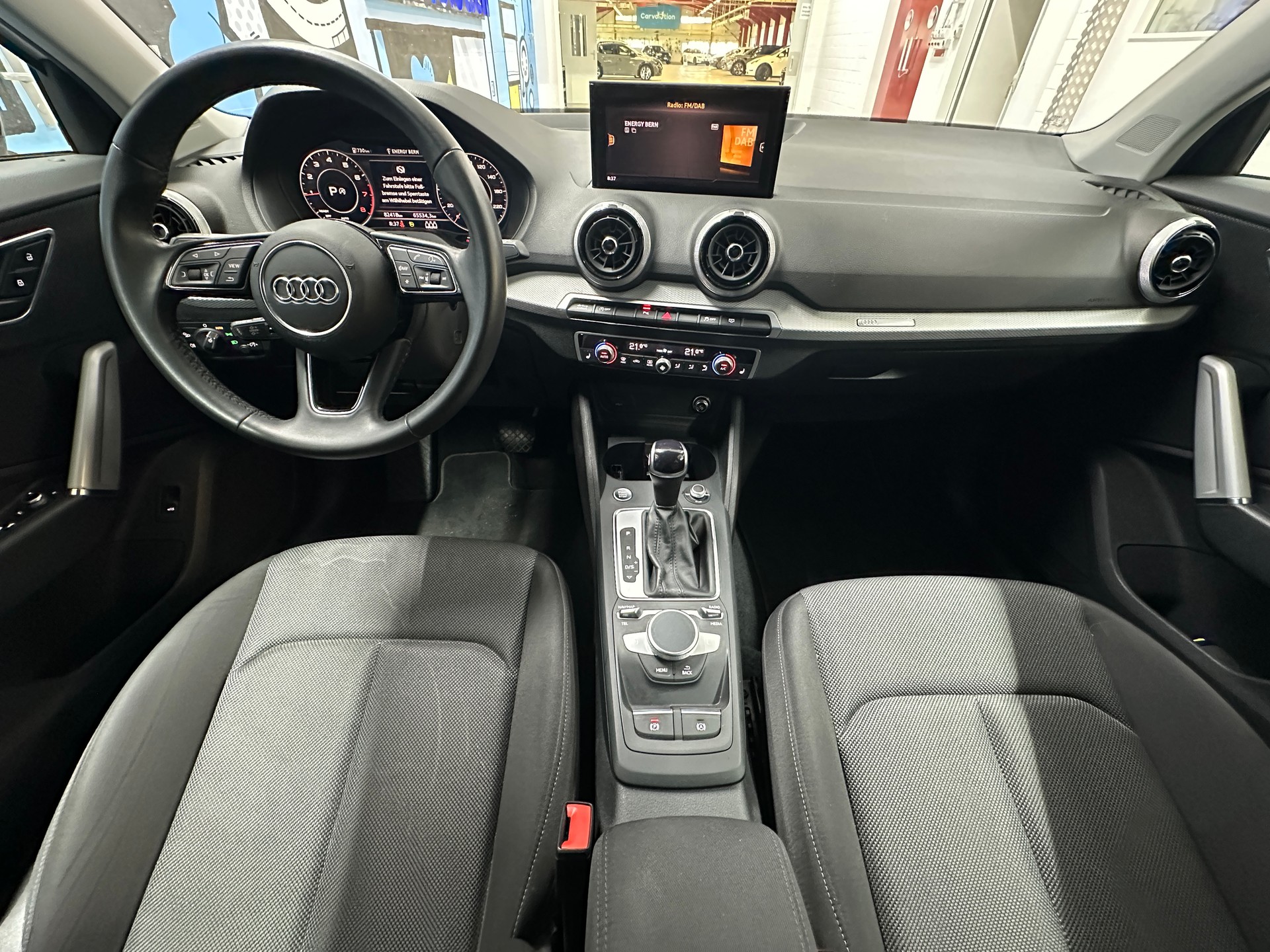 AUDI Q2 35 TFSI S line S-tronic-image-9