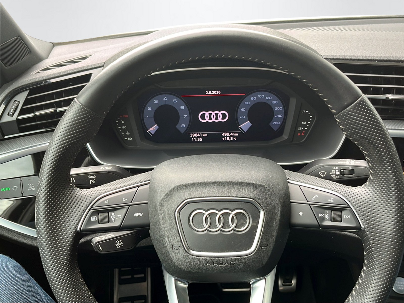 AUDI Q3 2.0 45 TFSI S line quattro S-Tronic-image-11