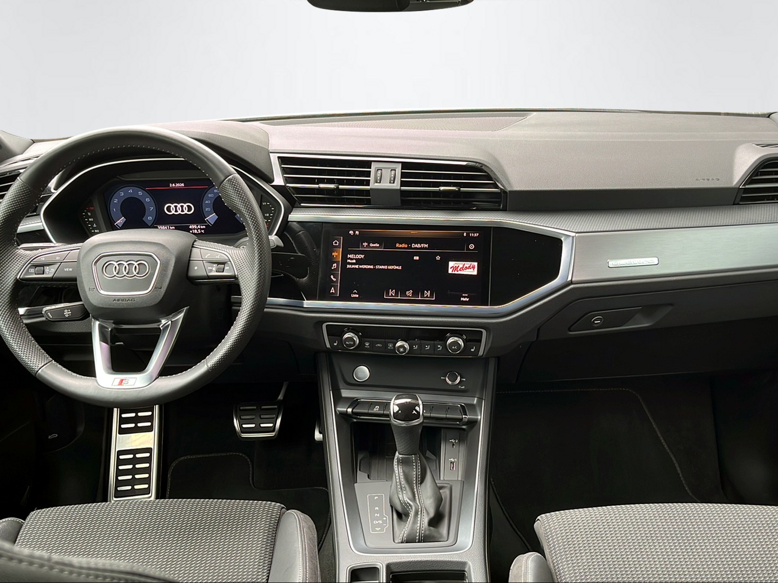 AUDI Q3 2.0 45 TFSI S line quattro S-Tronic-image-9
