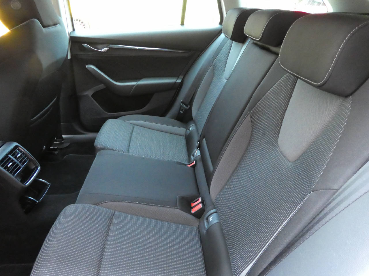SKODA Octavia Combi 1.5 TSI Ambition DSG-image-10