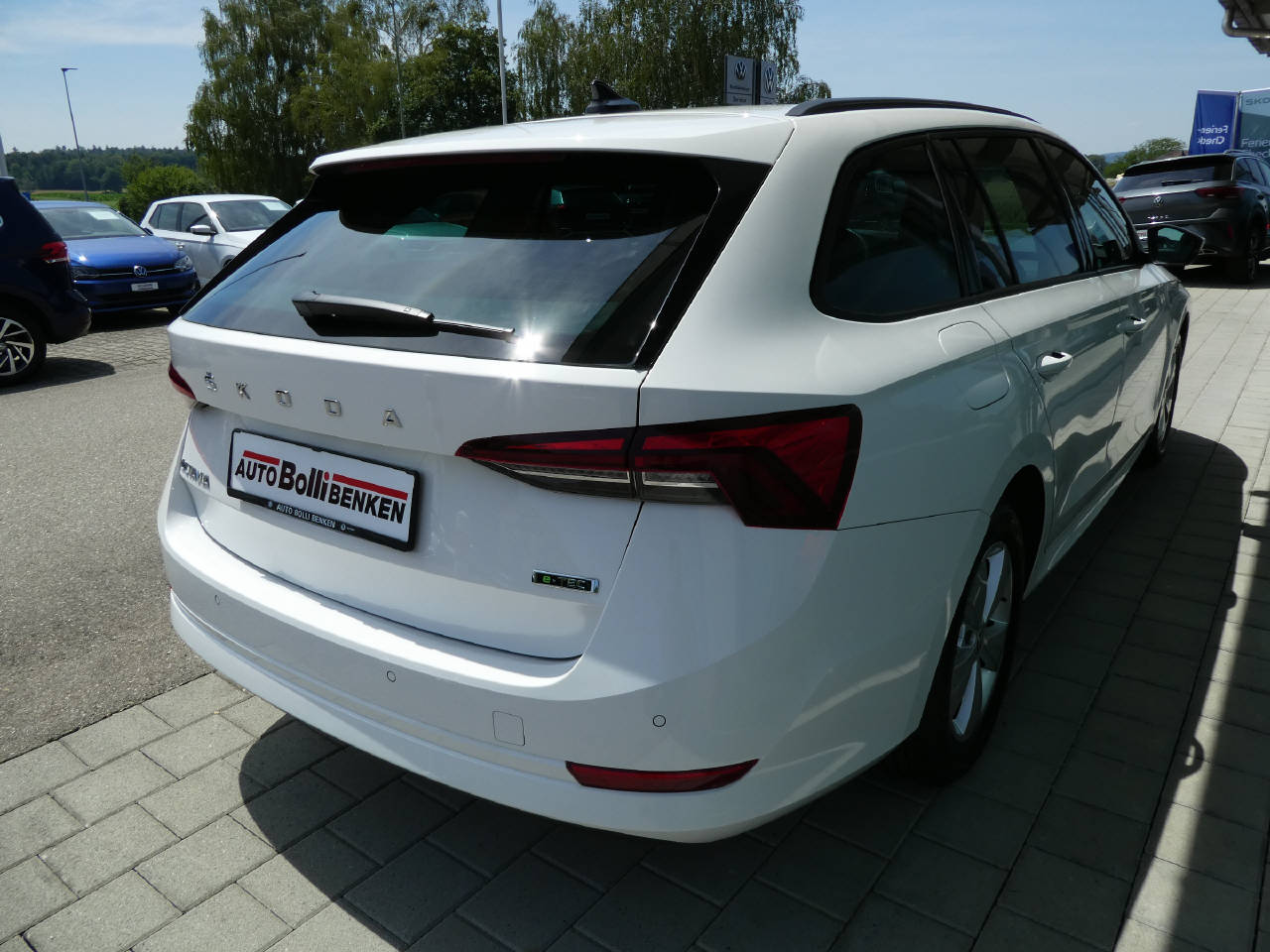 SKODA Octavia Combi 1.5 TSI Ambition DSG-image-4