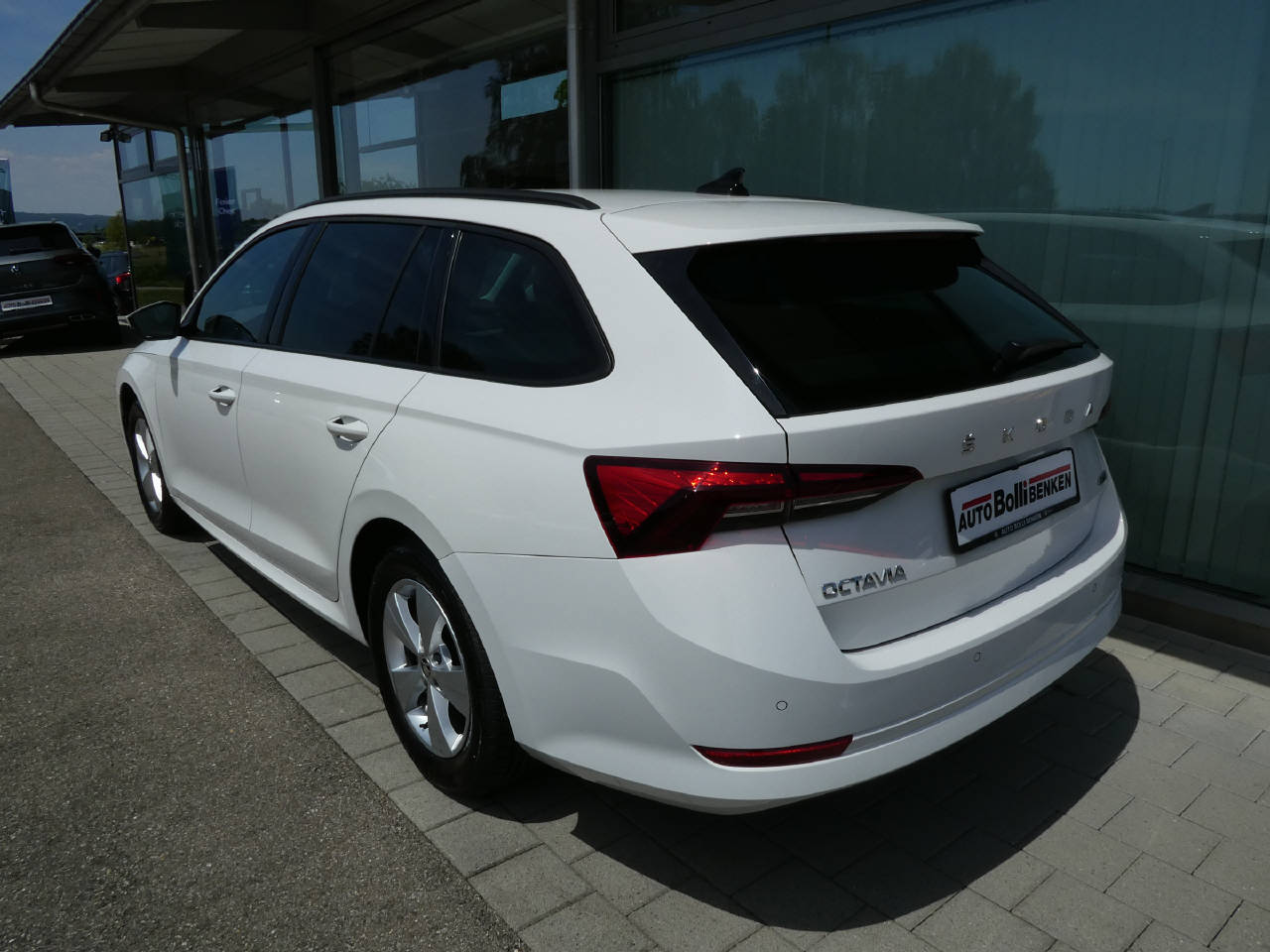 SKODA Octavia Combi 1.5 TSI Ambition DSG-image-6