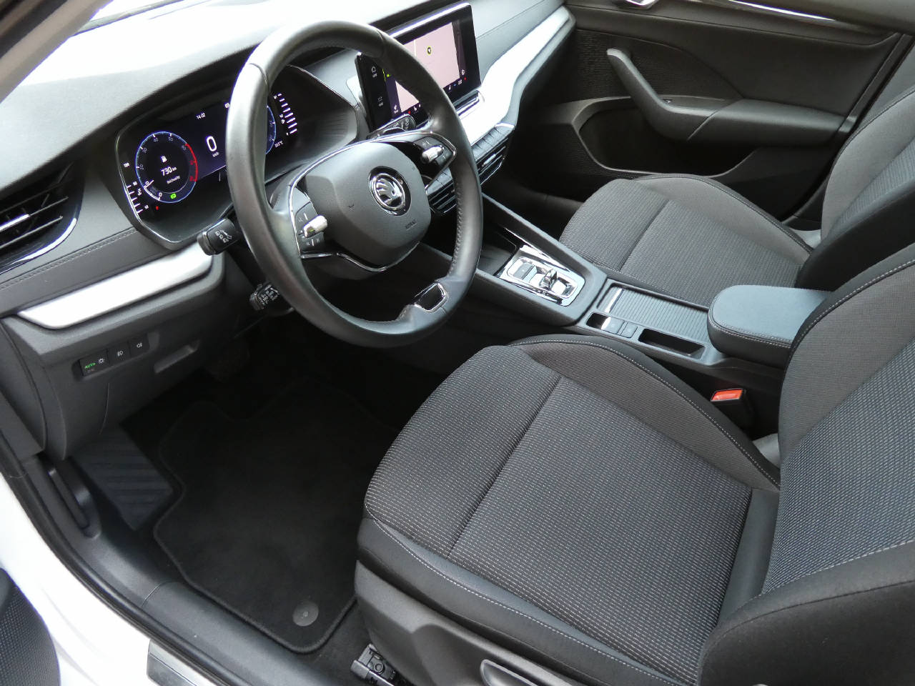 SKODA Octavia Combi 1.5 TSI Ambition DSG-image-8