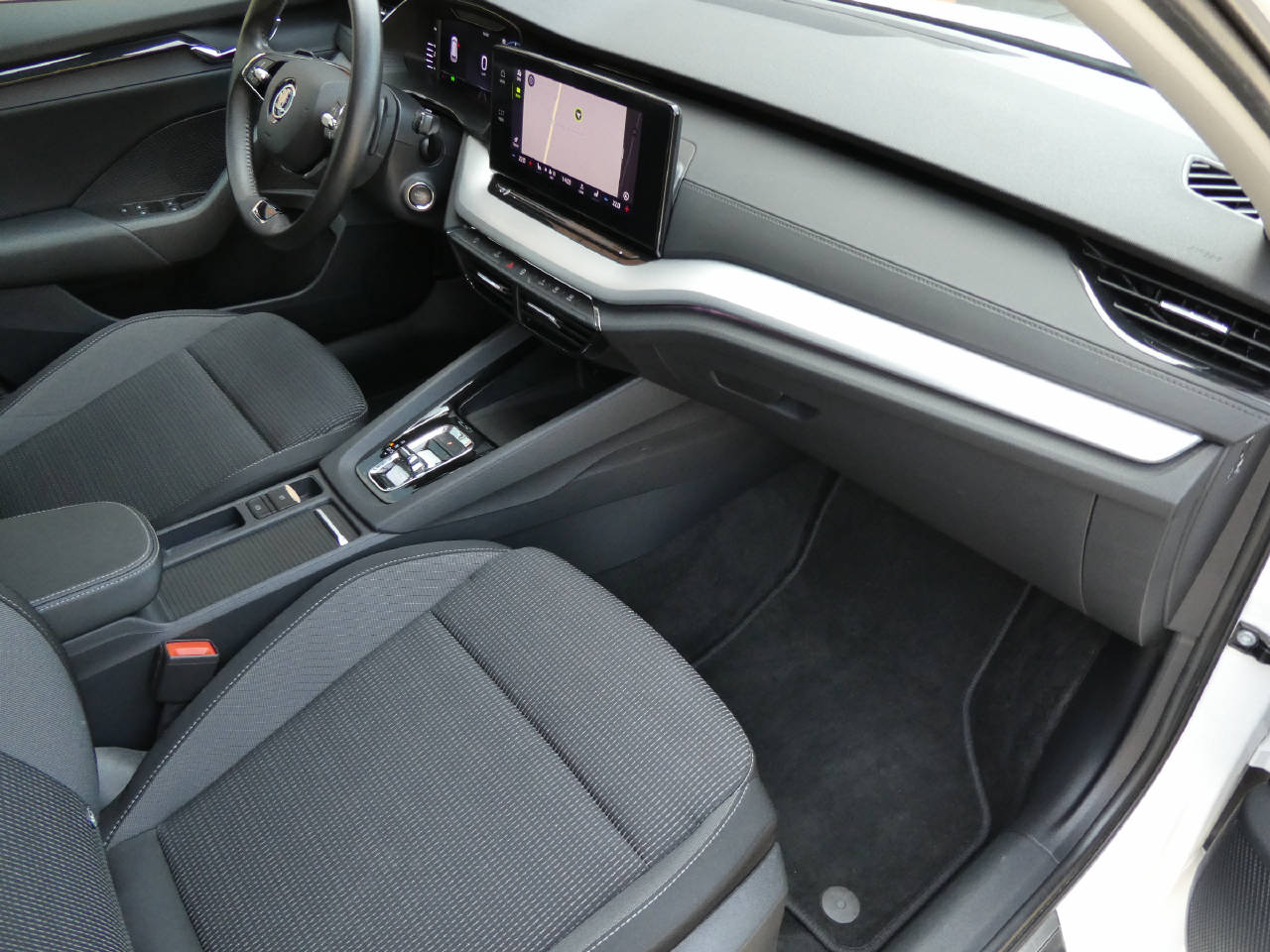 SKODA Octavia Combi 1.5 TSI Ambition DSG-image-9