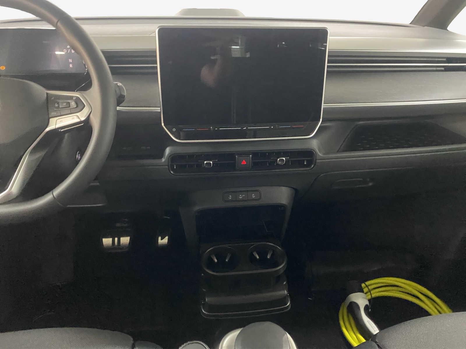 VW ID.Buzz LWB Pro 4 Motion-image-10