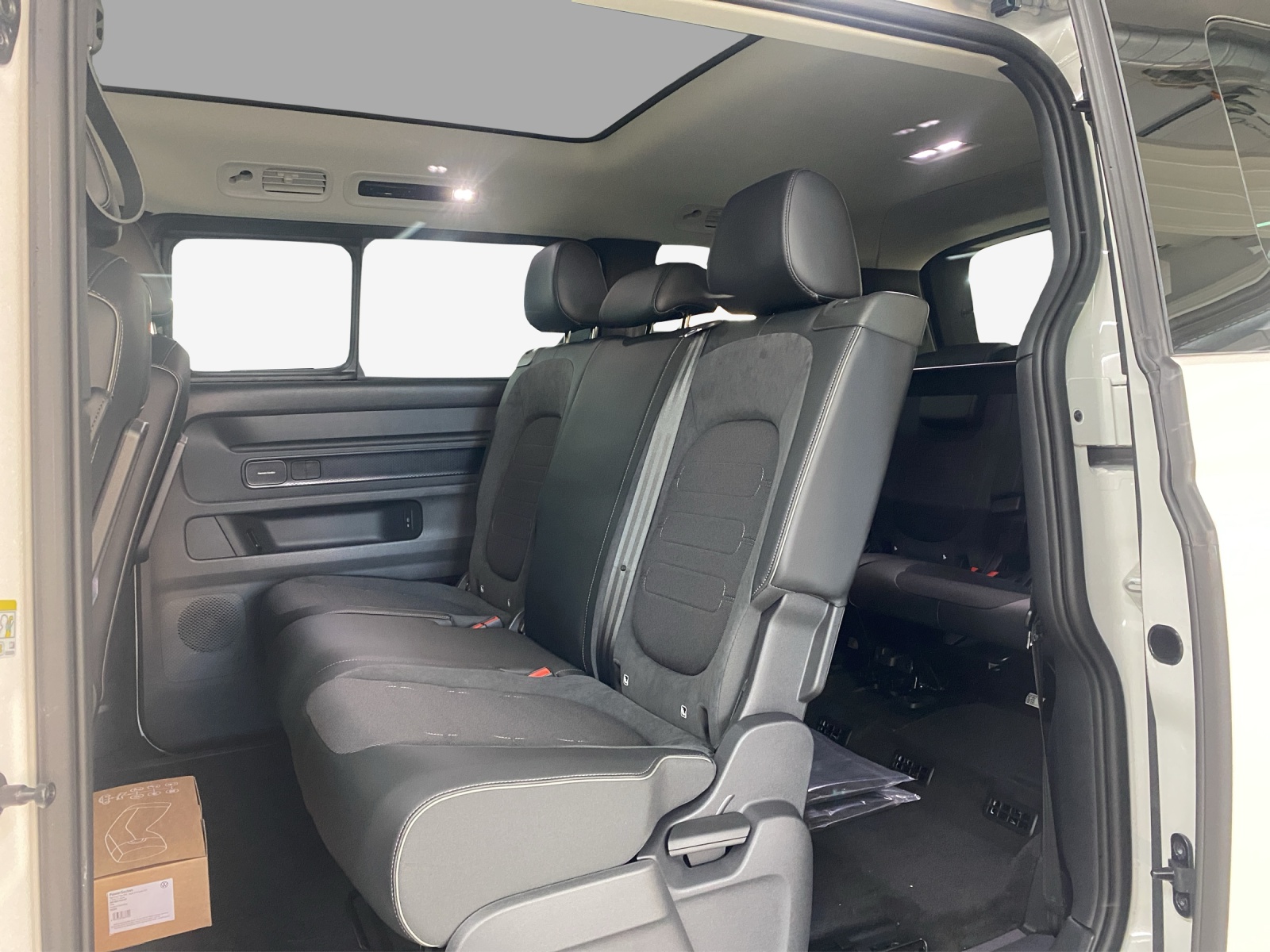 VW ID.Buzz LWB Pro 4 Motion-image-11