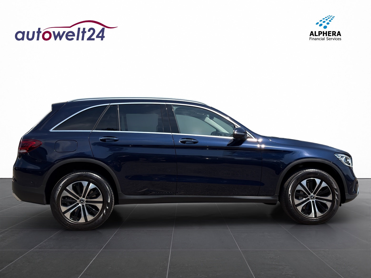 MERCEDES-BENZ GLC 300 e 4Matic 9G-Tronic-showroom-element-3