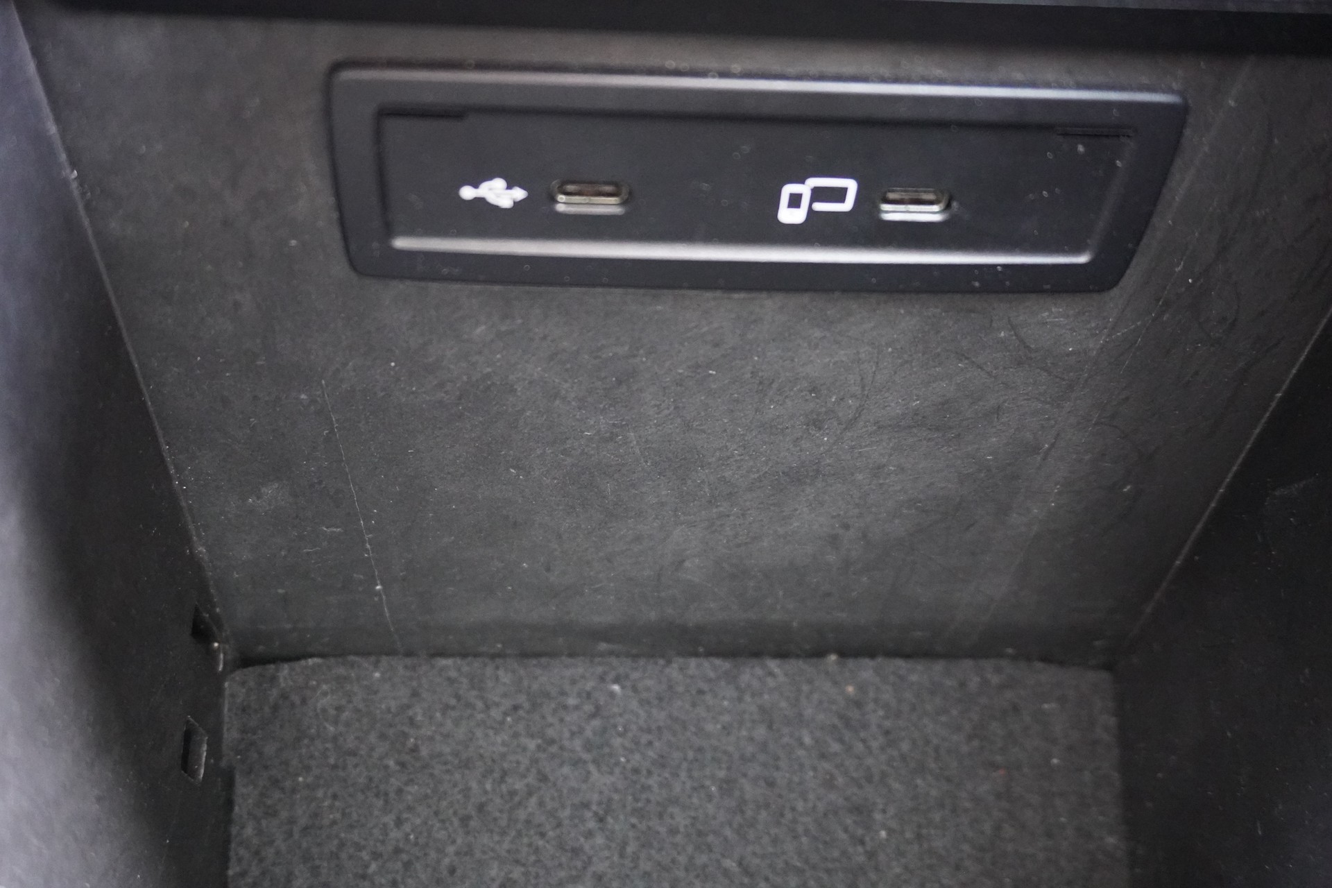 MERCEDES-BENZ GLC 300 e 4Matic 9G-Tronic-image-37
