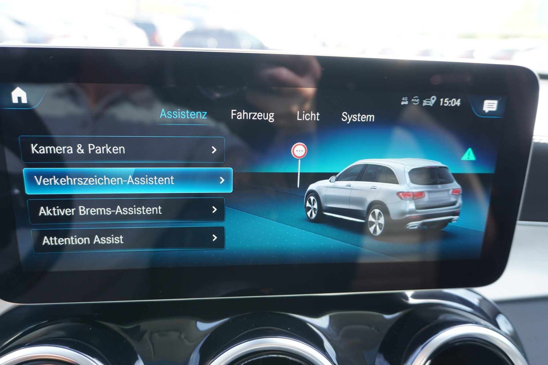 MERCEDES-BENZ GLC 300 e 4Matic 9G-Tronic-image-32