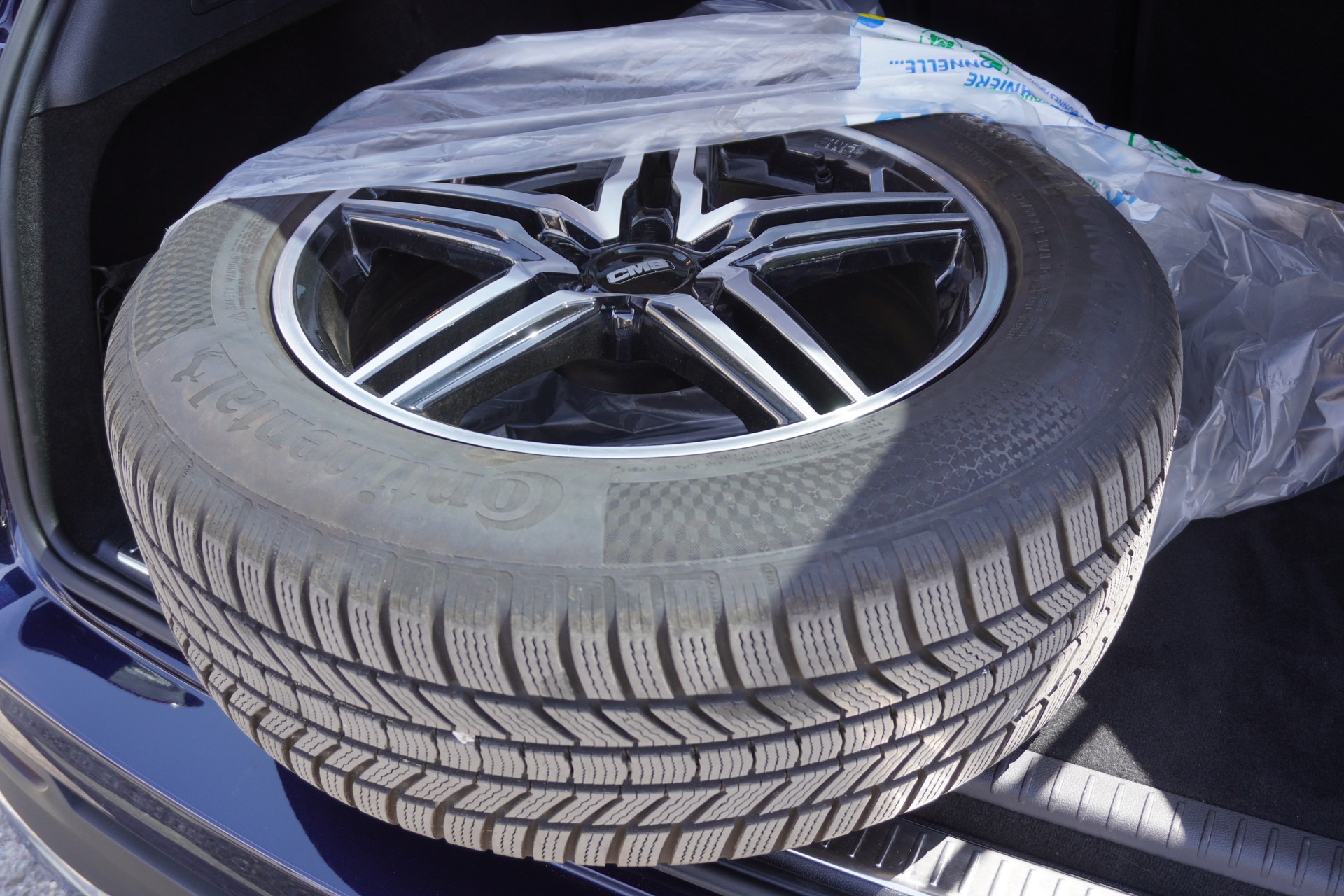 MERCEDES-BENZ GLC 300 e 4Matic 9G-Tronic-image-12