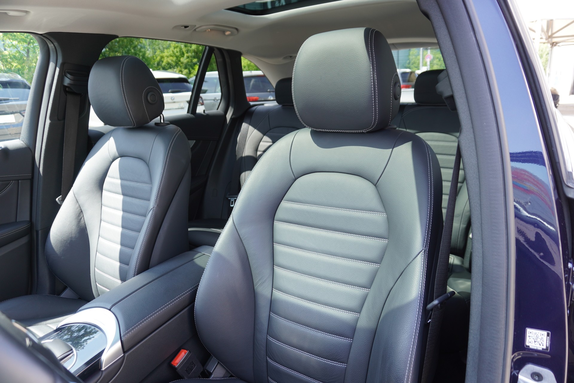 MERCEDES-BENZ GLC 300 e 4Matic 9G-Tronic-image-18