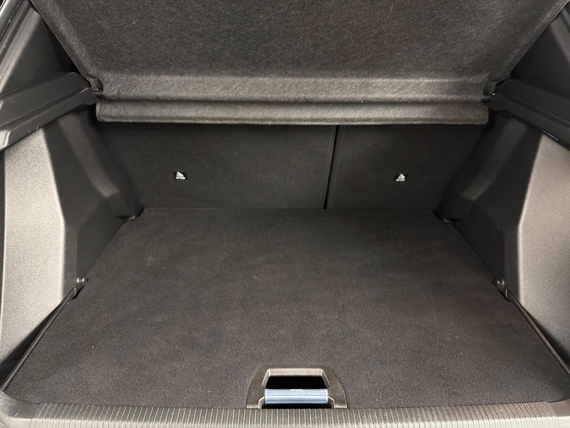 PEUGEOT 2008 1.2 PureTech 155 GT-image-18
