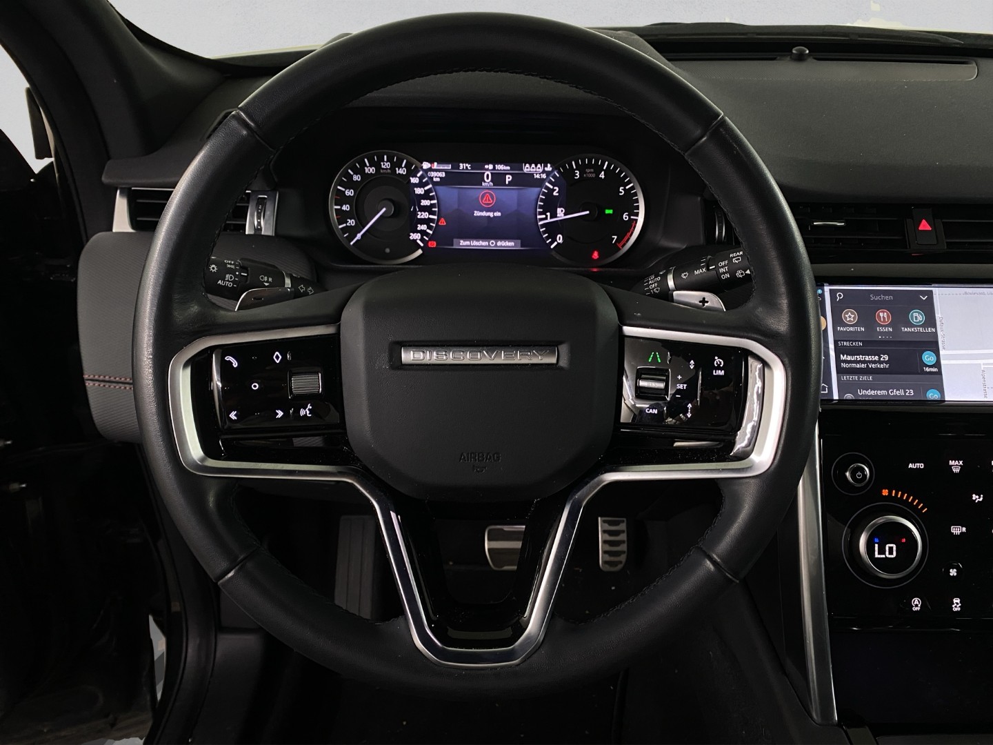 LAND ROVER Discovery 2.0 i4 300 R-Dynamic SE AWD Automatic-image-10