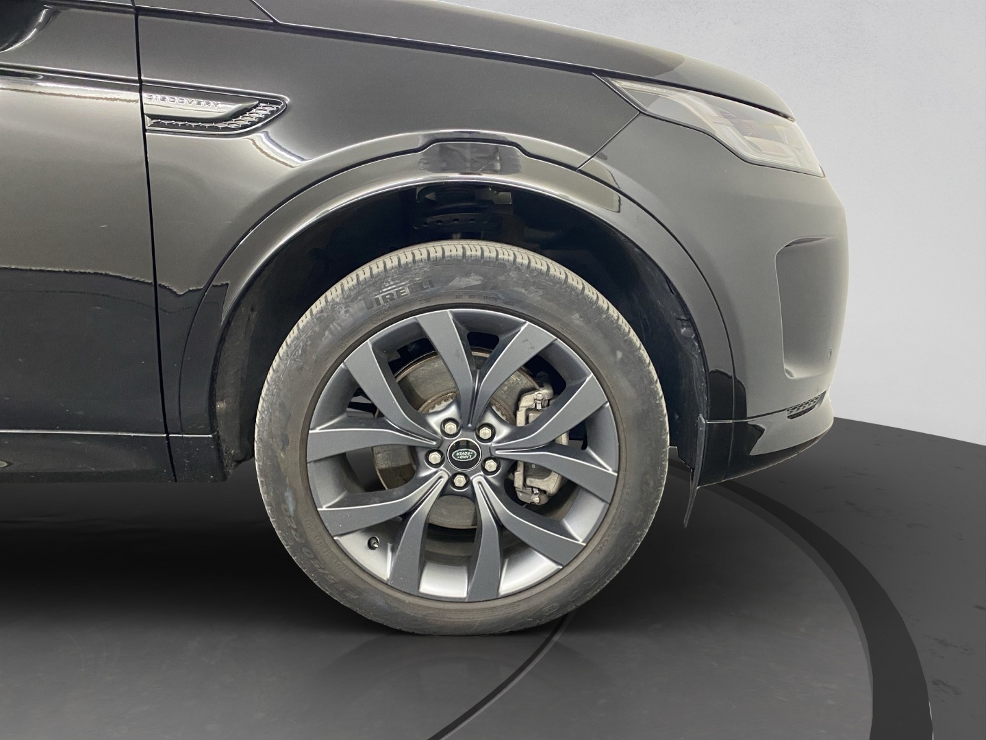 LAND ROVER Discovery 2.0 i4 300 R-Dynamic SE AWD Automatic-image-24
