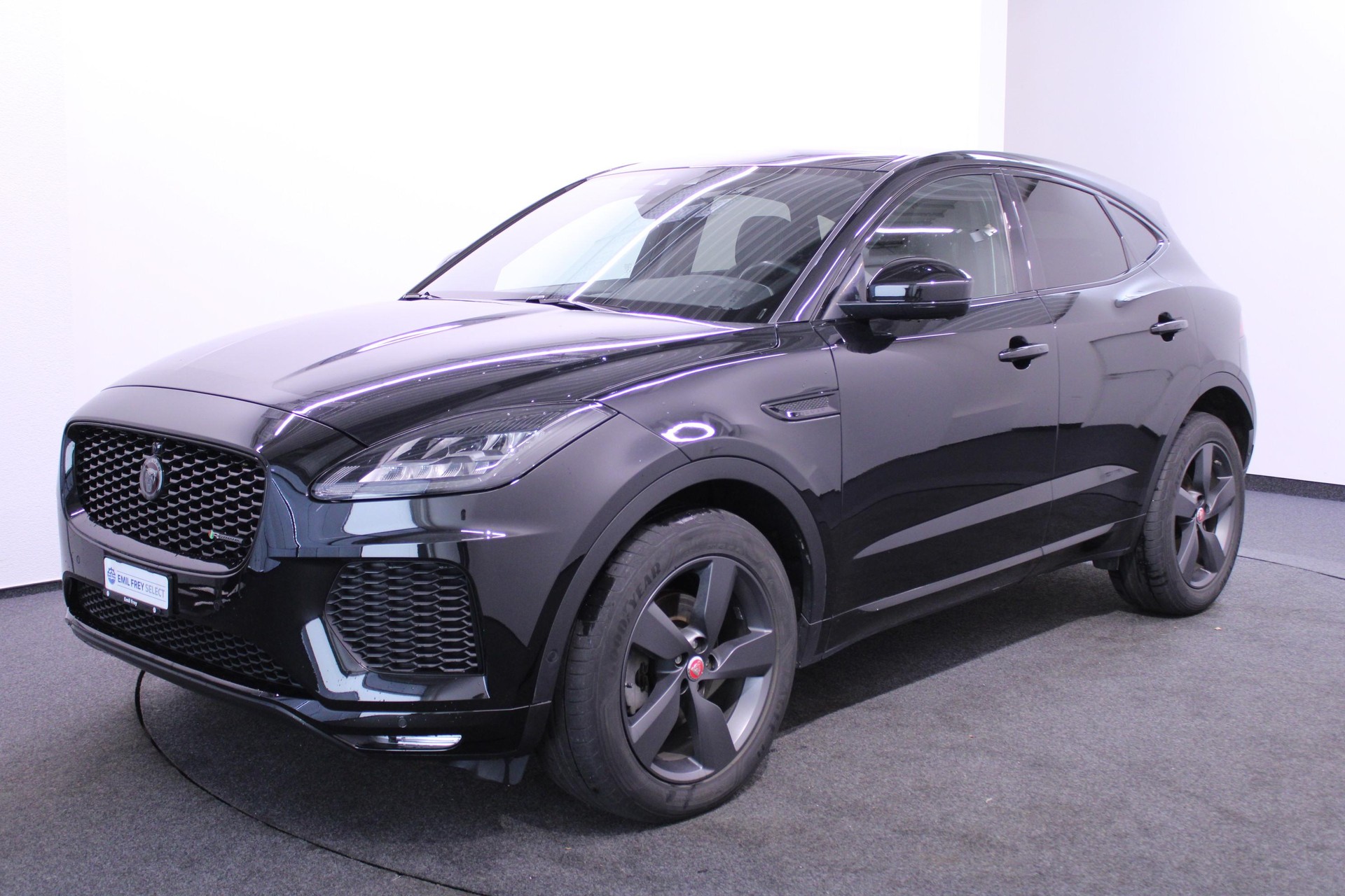 JAGUAR E-Pace 2.0 D 180 R-Dynamic S AWD-image-0