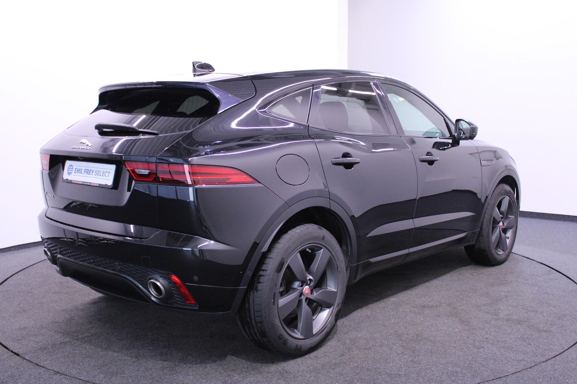 JAGUAR E-Pace 2.0 D 180 R-Dynamic S AWD-image-3