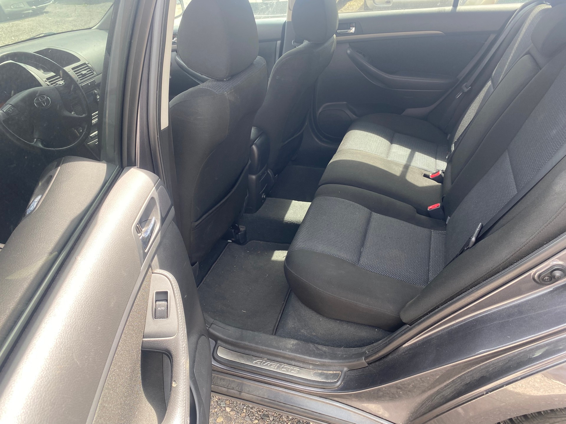 TOYOTA Avensis 2.0 D4 VVT-i Limited Sportswagon T-Step4-image-8
