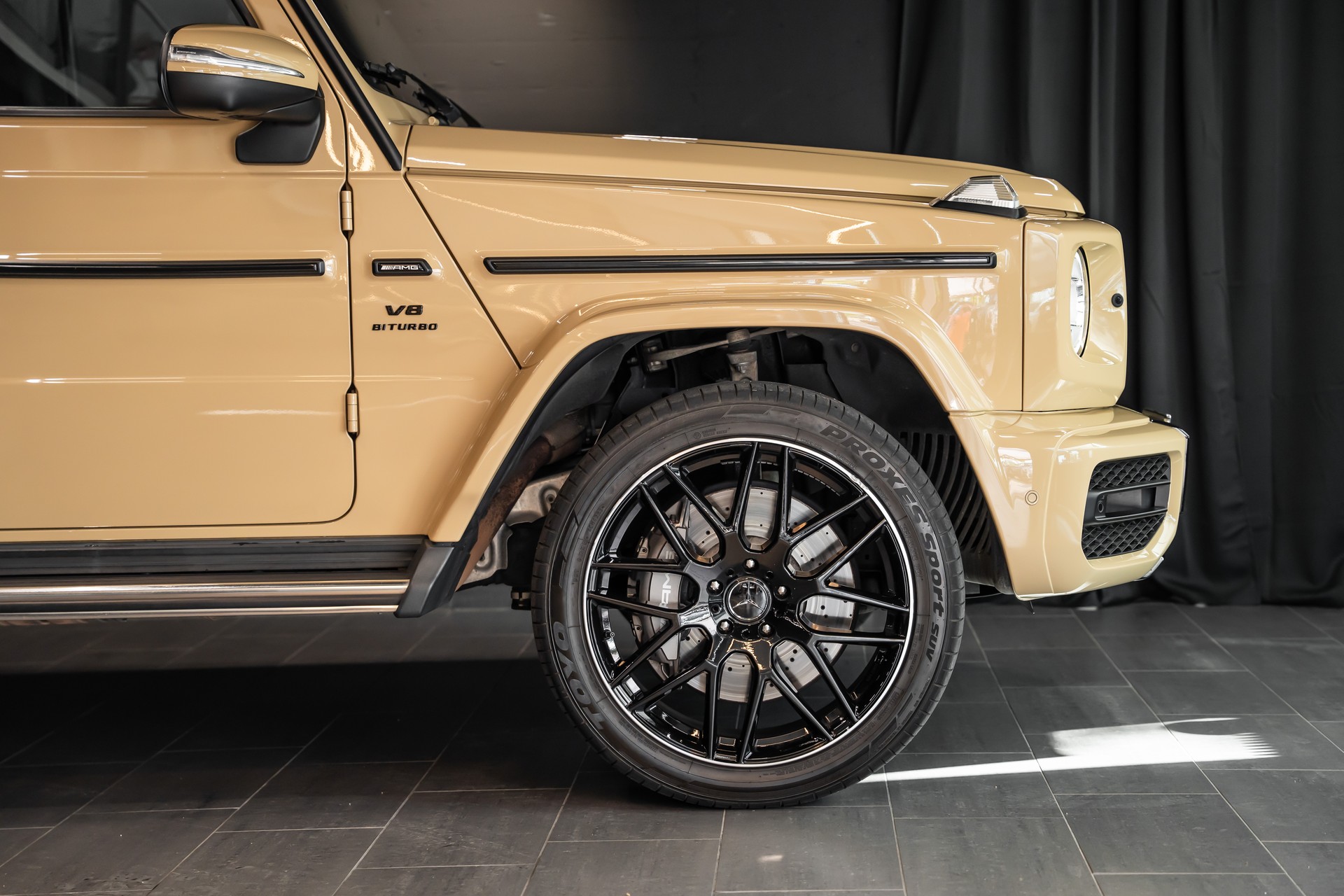 MERCEDES-BENZ G 63 AMG Speedshift Plus G-Tronic / Burmester / Schiebedach / Sitzlüftung / Massage Sitze / Traum Konfiguration-image-2