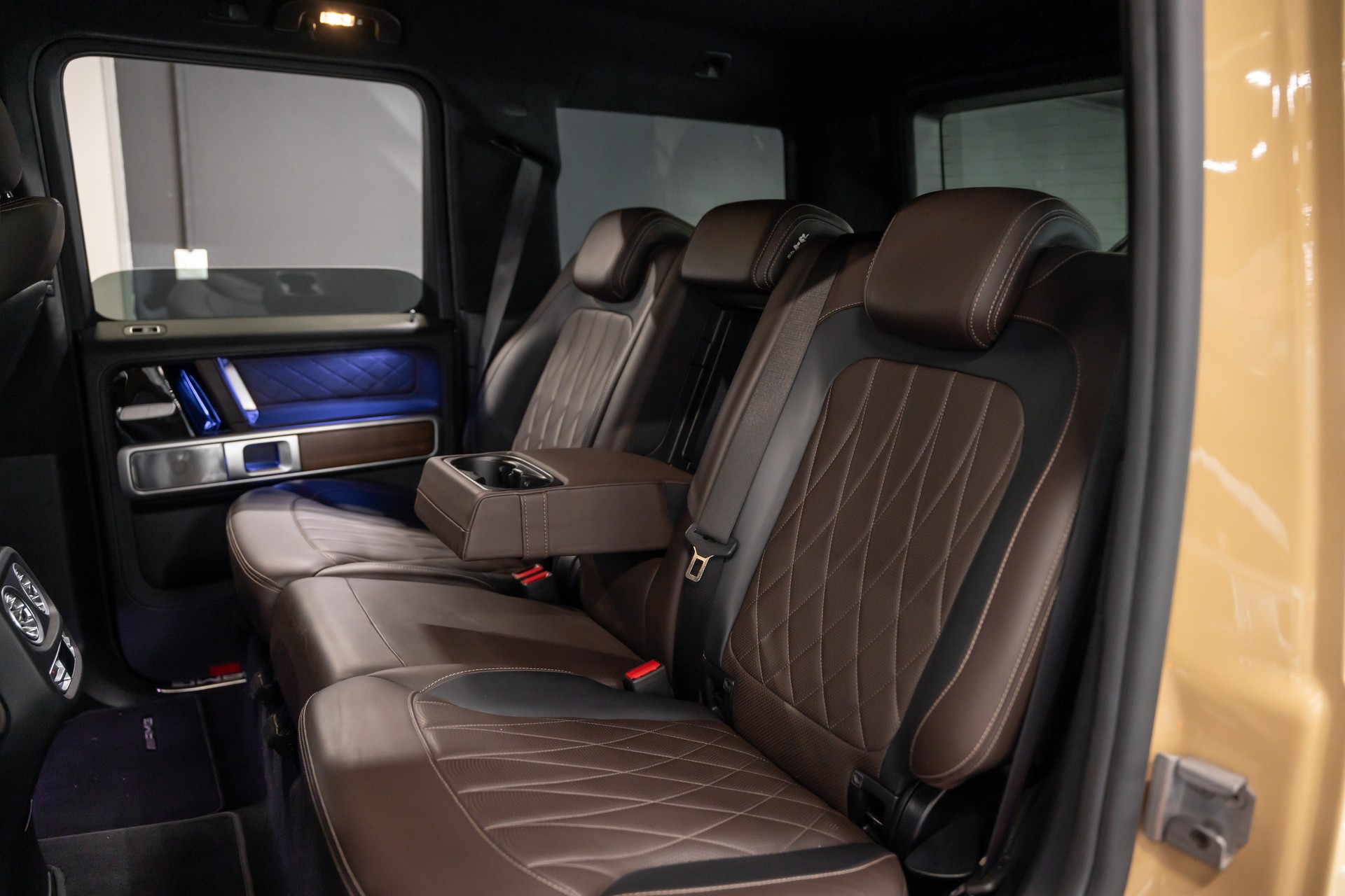 MERCEDES-BENZ G 63 AMG Speedshift Plus G-Tronic / Burmester / Schiebedach / Sitzlüftung / Massage Sitze / Traum Konfiguration-image-11