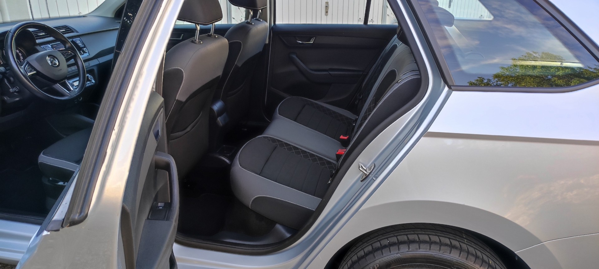 SKODA Fabia Combi 1.0 TSI Ambition-image-8