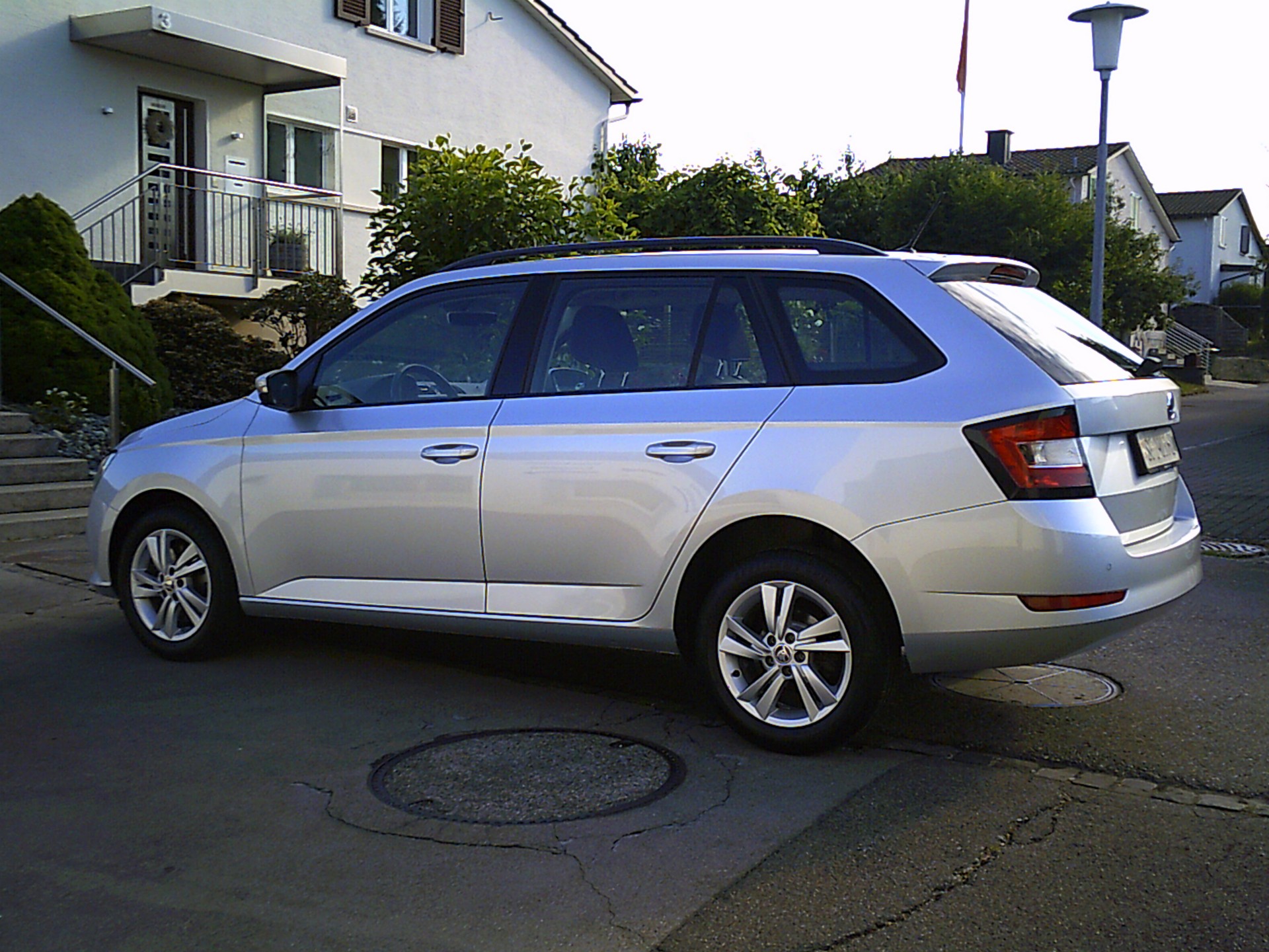 SKODA Fabia Combi 1.0 TSI Ambition-image-4
