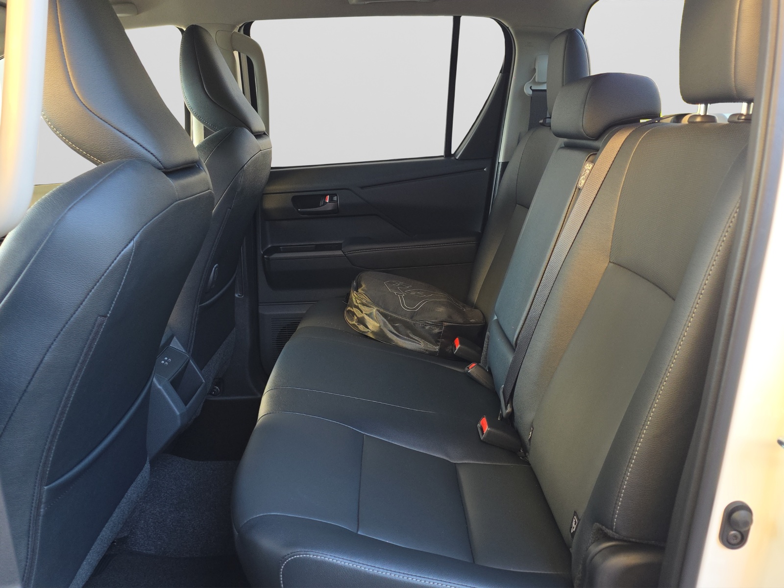 TOYOTA Hilux Double Cab.-Pick-up 59KWh Style-image-12
