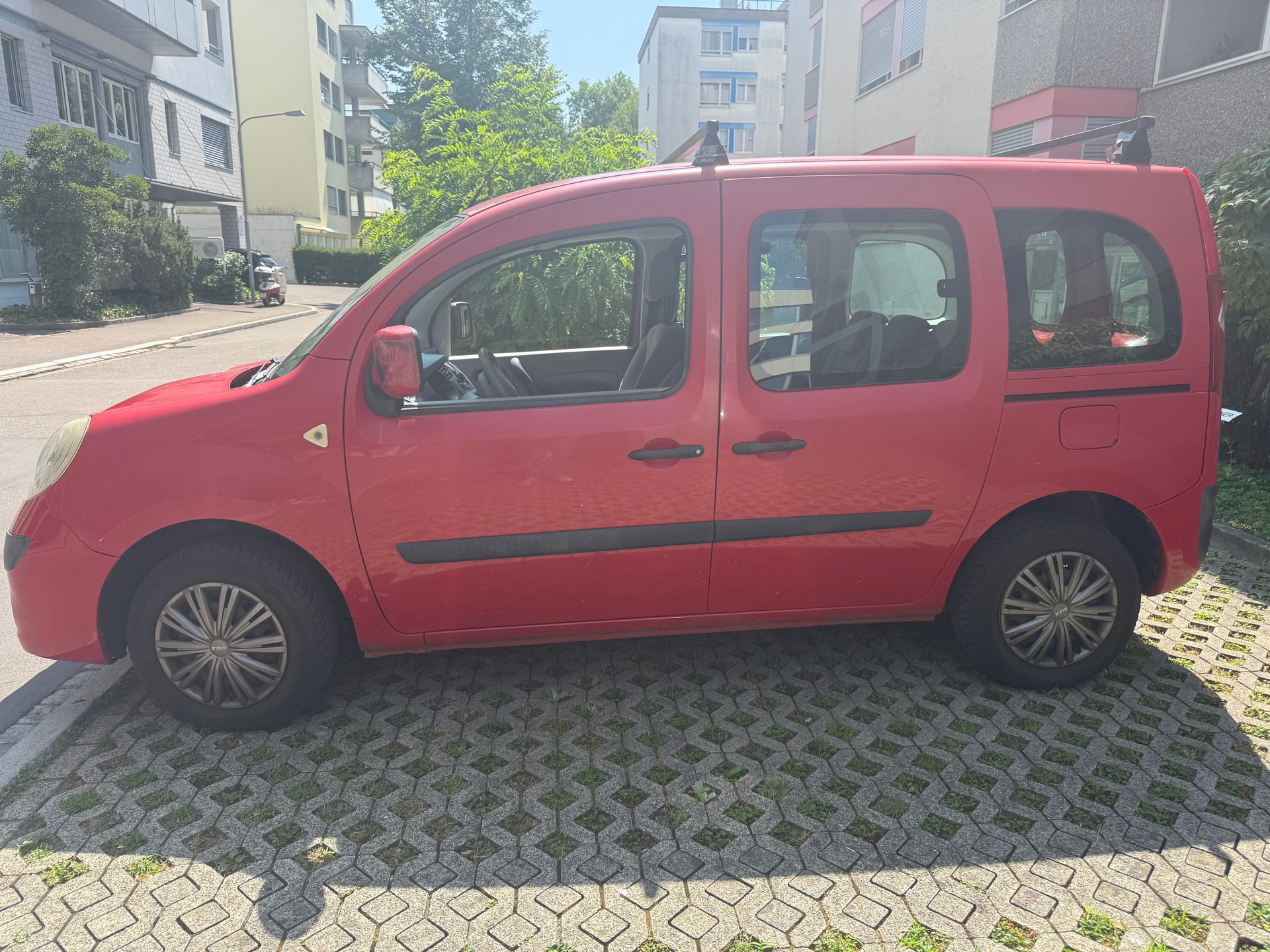 RENAULT Kangoo 1.6 16V Authentique-image-1