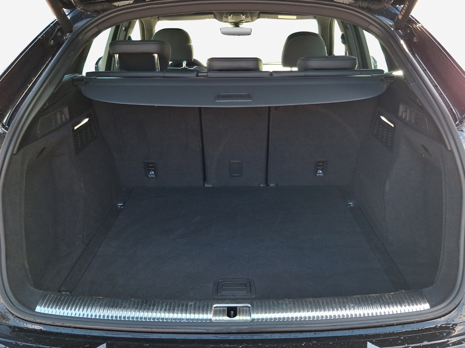 AUDI Q5 Sportback 40 TDI S line quattro S-tronic-image-12