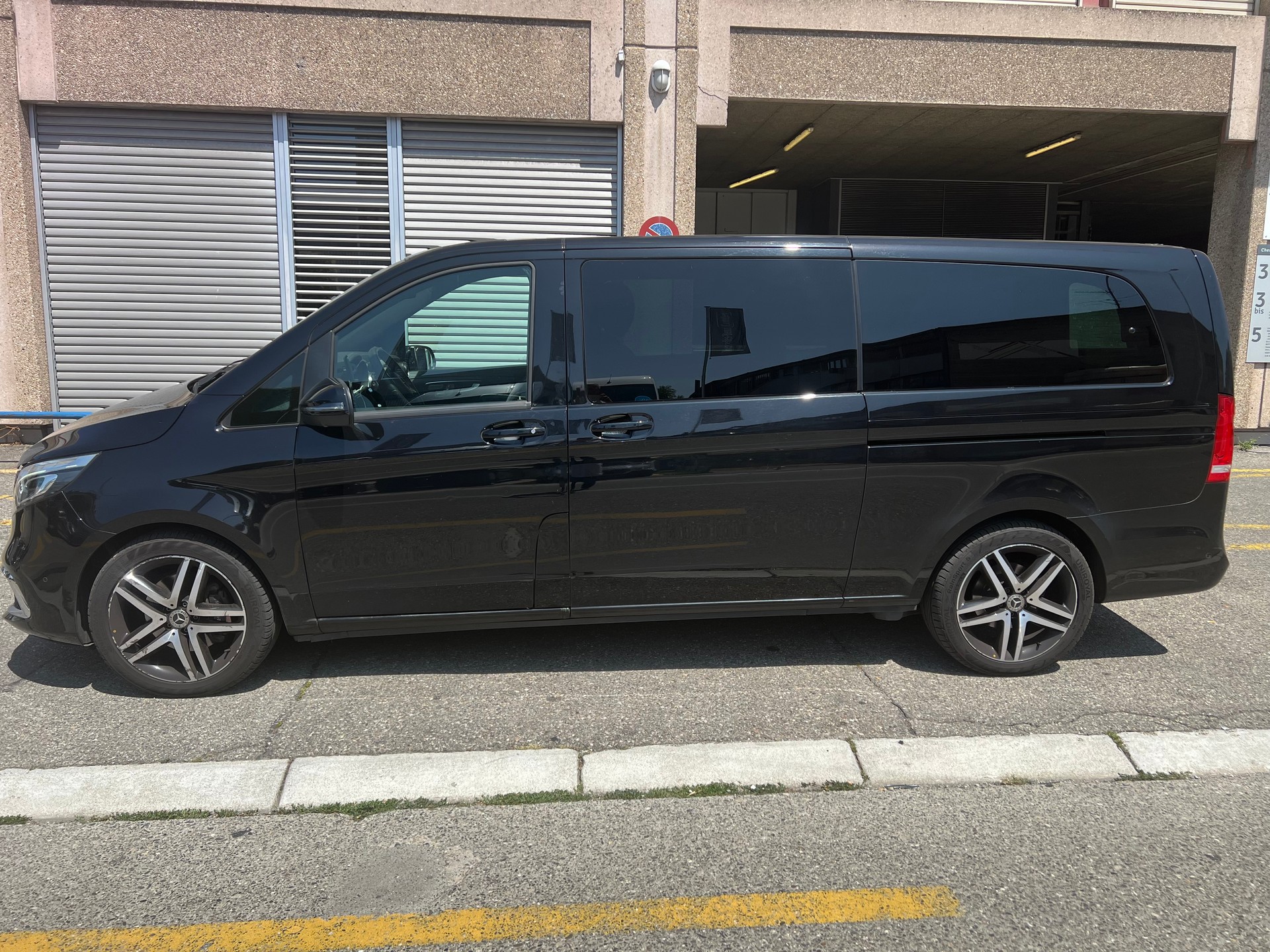 MERCEDES-BENZ V 300 d Swiss Ed. extr.lg. 4m-image-3