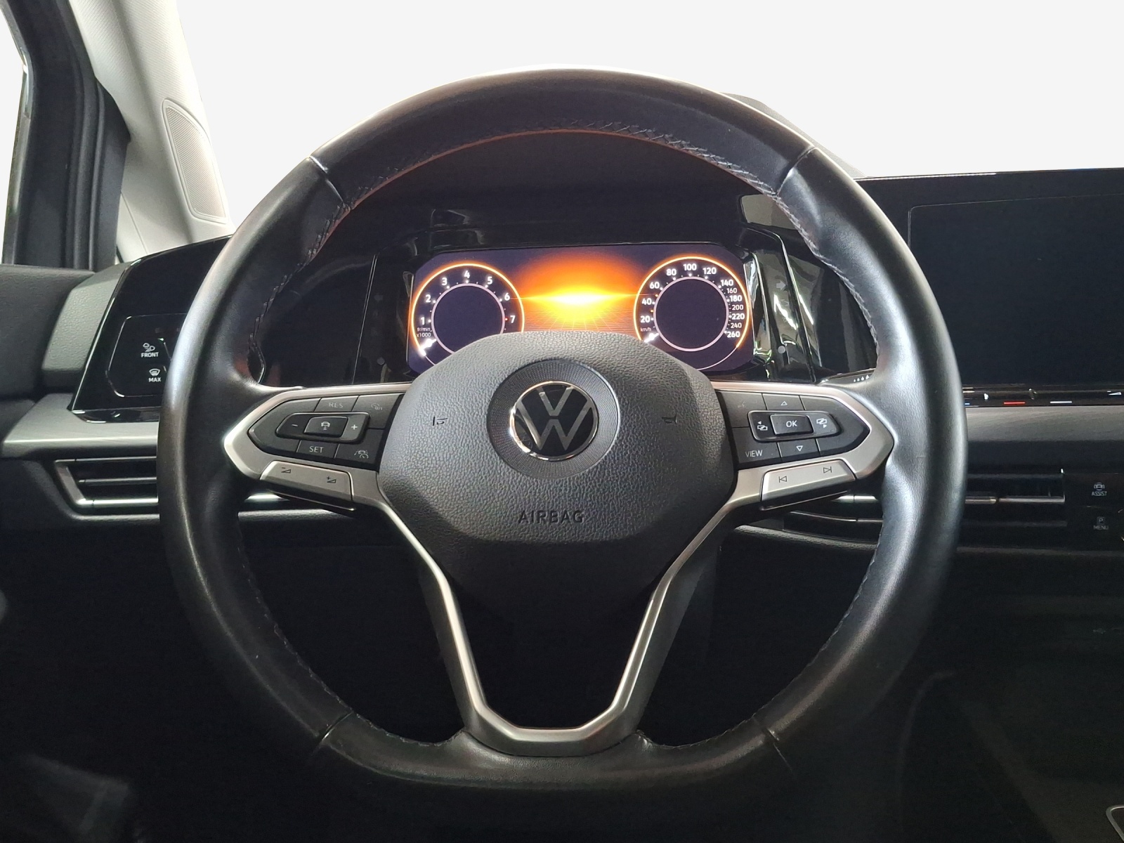 VW Golf 1.5 eTSI mHEV ACT Style DSG-image-9