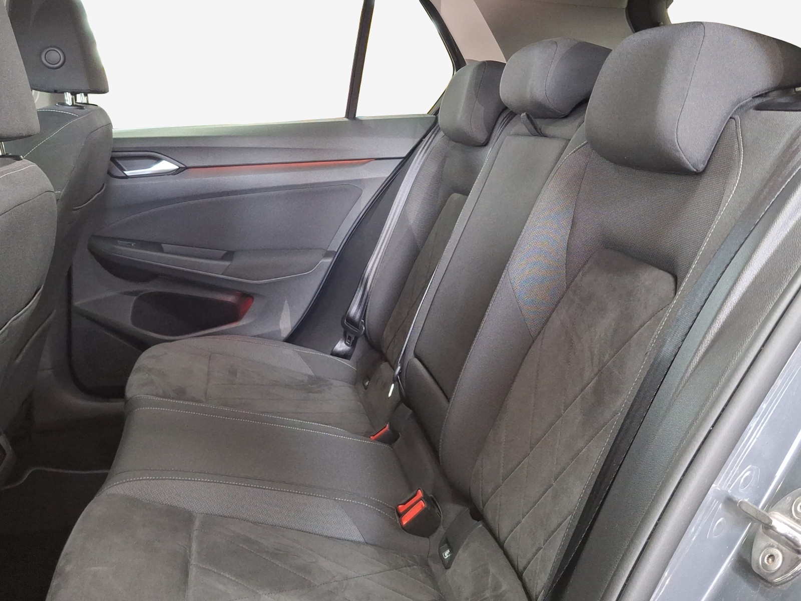 VW Golf 1.5 eTSI mHEV ACT Style DSG-image-11