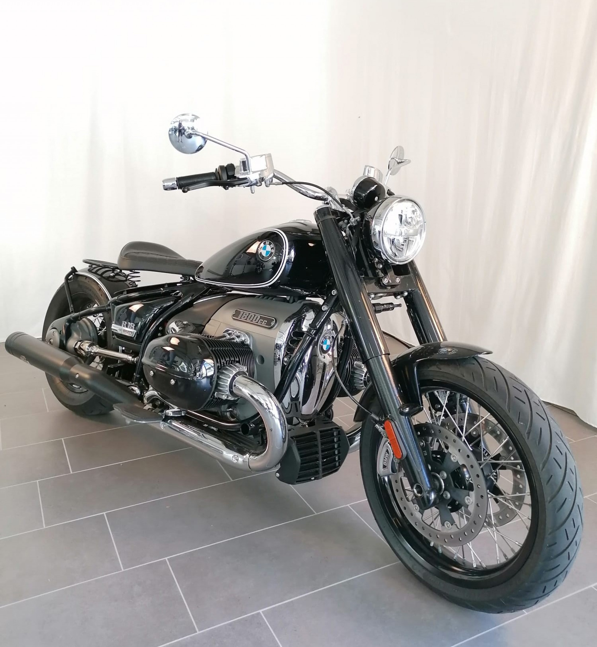 BMW R 18-showroom-element-1