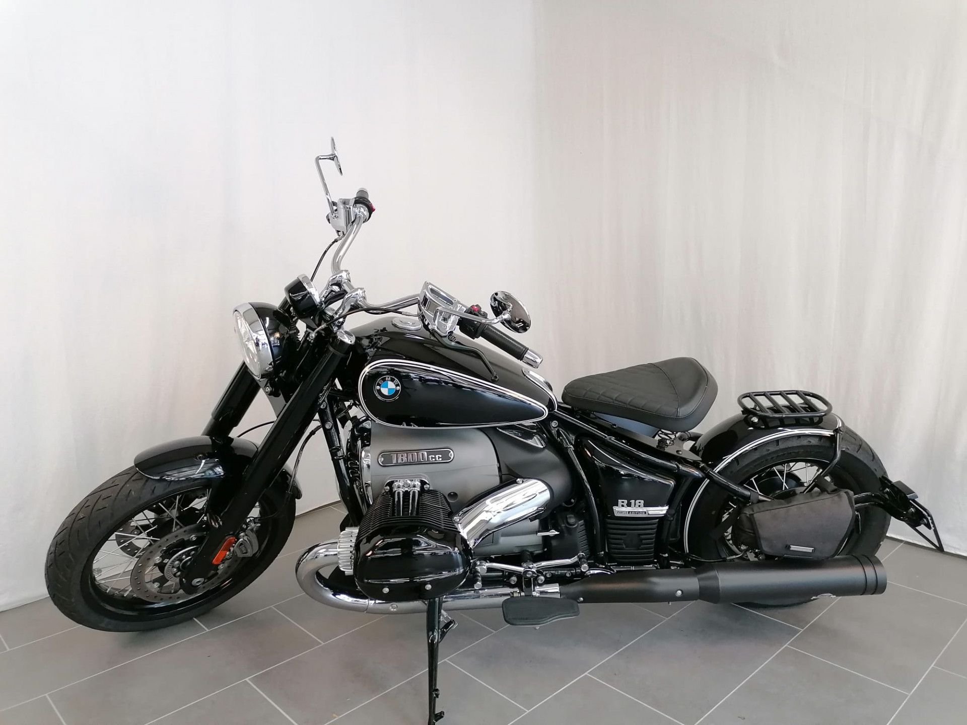 BMW R 18-showroom-element-3