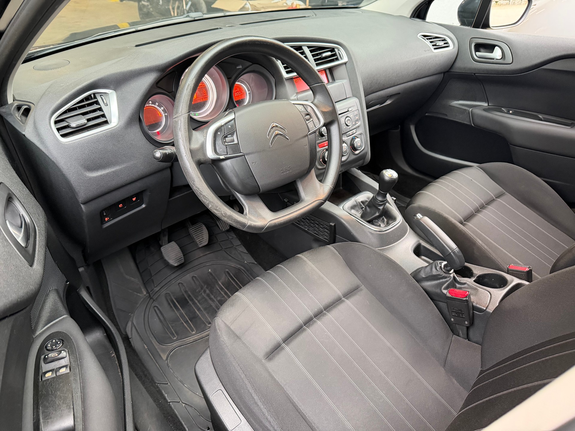 CITROEN C4 Berline 1.4 VTi Attraction-image-7