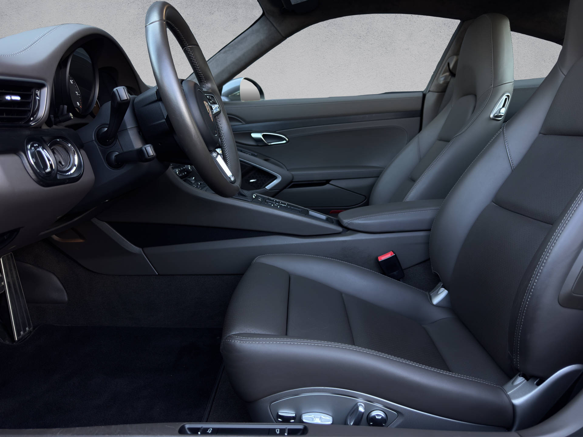 PORSCHE 911 Carrera GTS-image-6