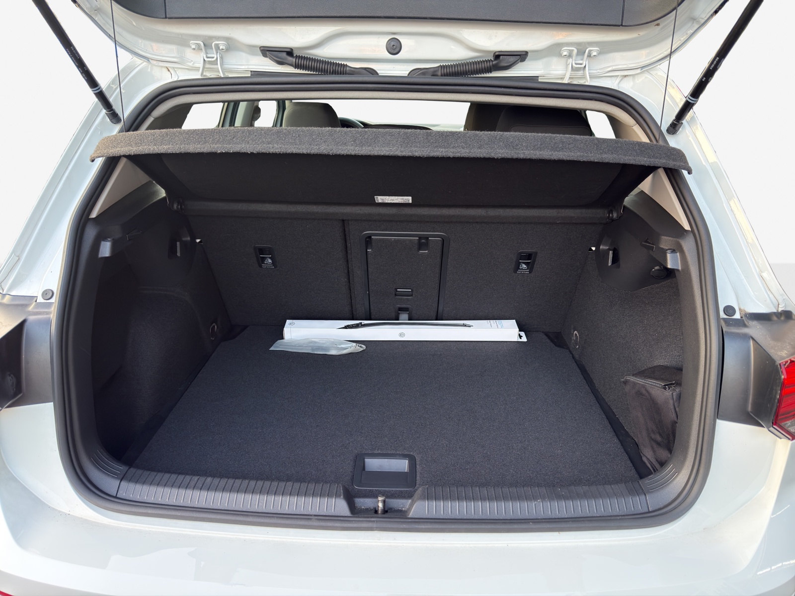 VW Golf 1.0 eTSI mHEV ACTLife DSG-image-12