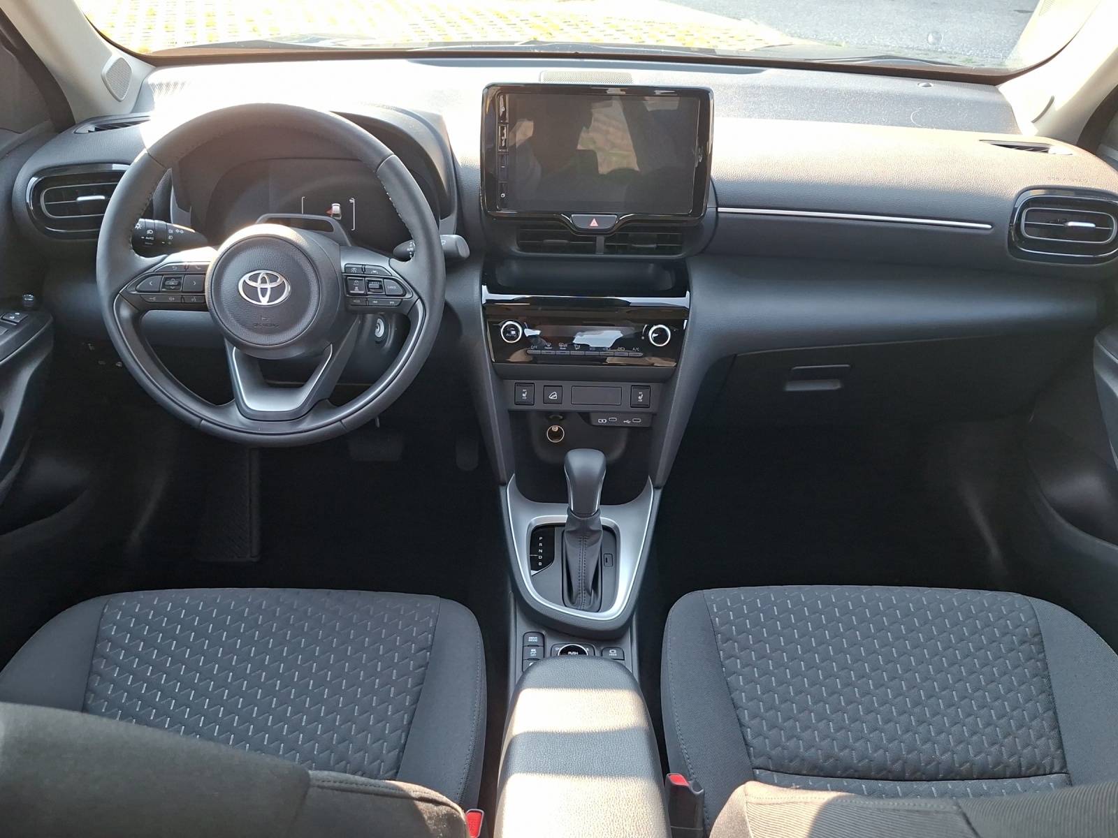 TOYOTA Yaris Cross 1.5 Comfort AWDi e-CVT-image-6