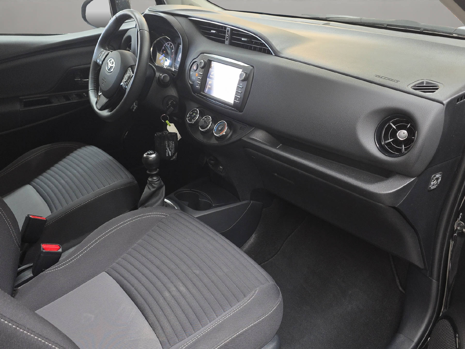 TOYOTA Yaris 1.5 VVT-iE Trend-image-10