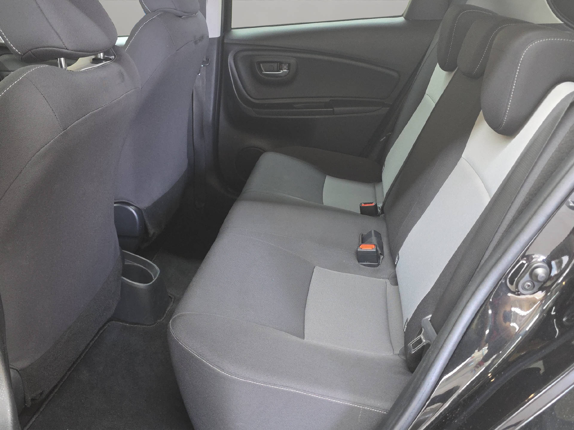TOYOTA Yaris 1.5 VVT-iE Trend-image-9
